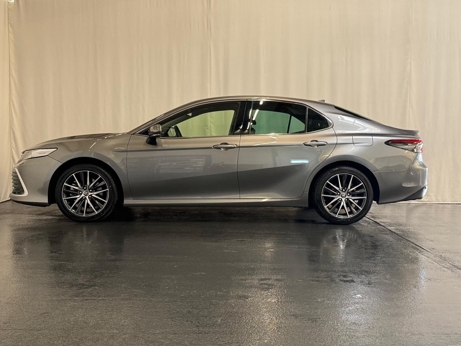 TOYOTA Camry 2.5 HSD Premium-showroom-element-3