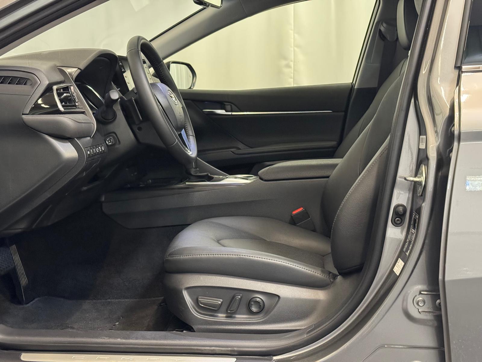 TOYOTA Camry 2.5 HSD Premium-showroom-element-2