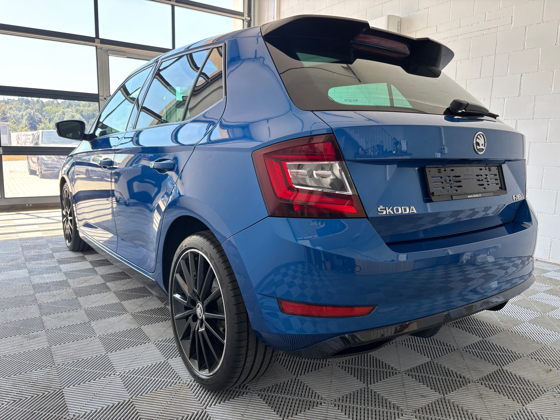SKODA Fabia 1.0 TSI Monte Carlo DSG-image-3
