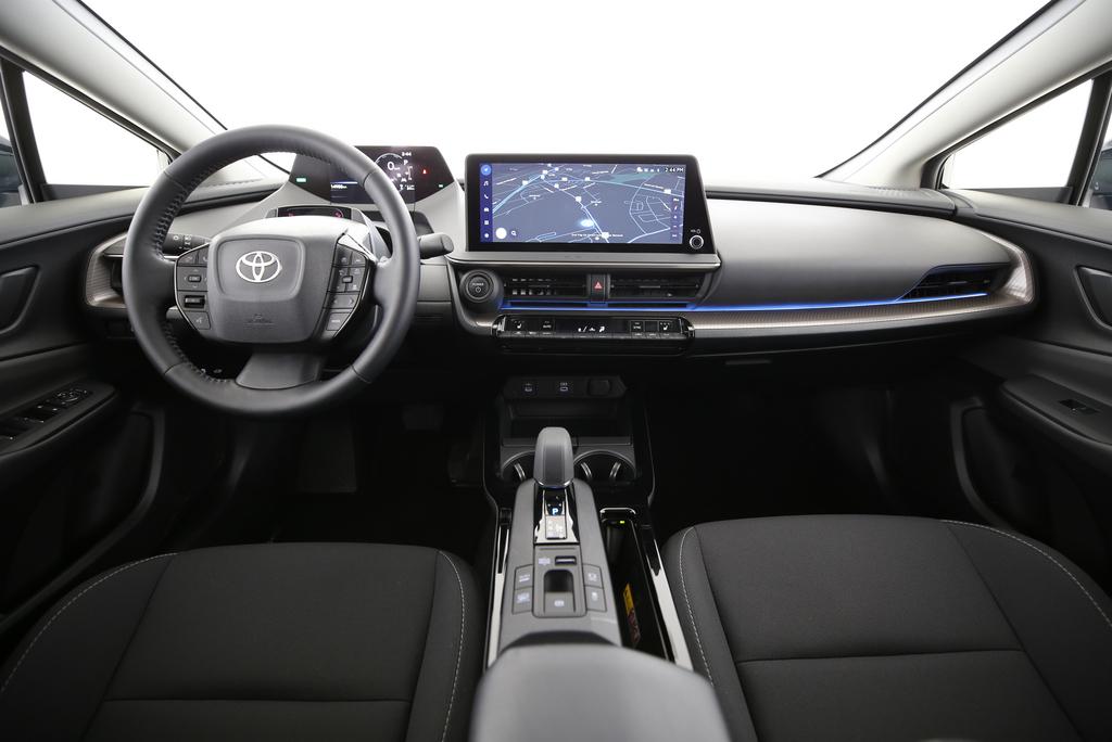 TOYOTA Prius 2.0 Plug-In-Hybrid Style-image-4