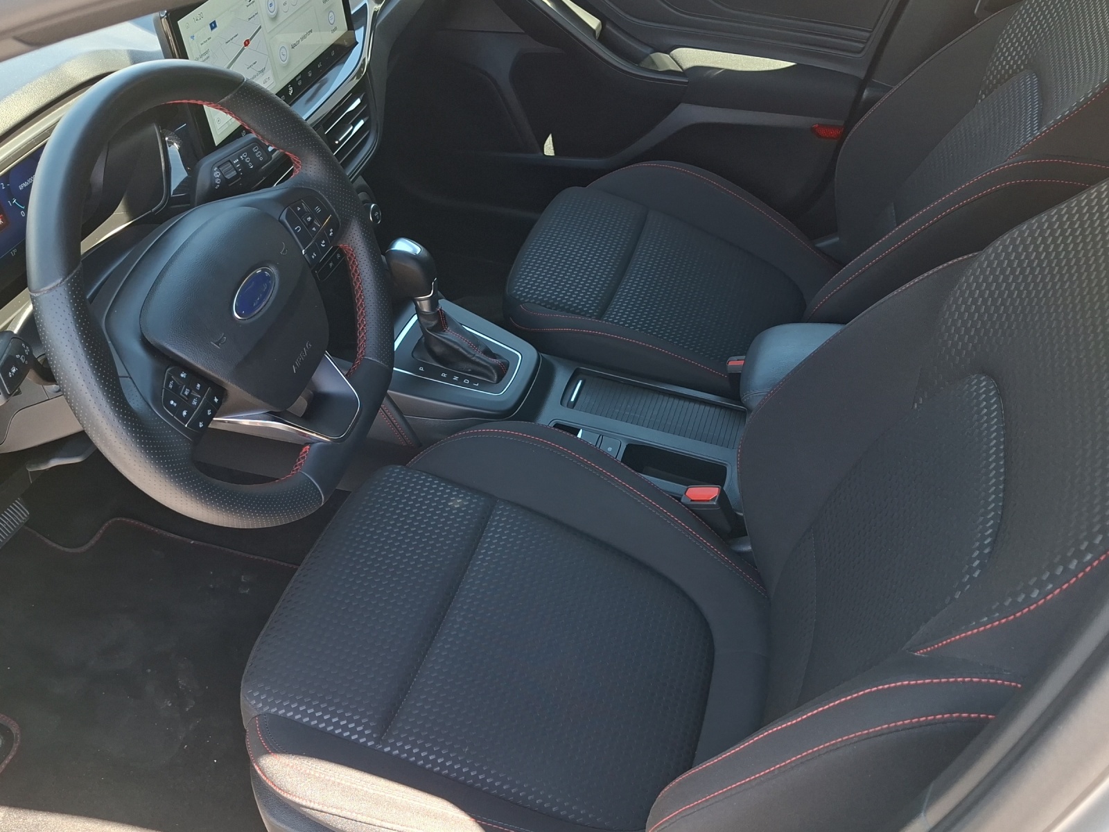 FORD Focus 1.0 MHEV Titanium X Automat-image-5