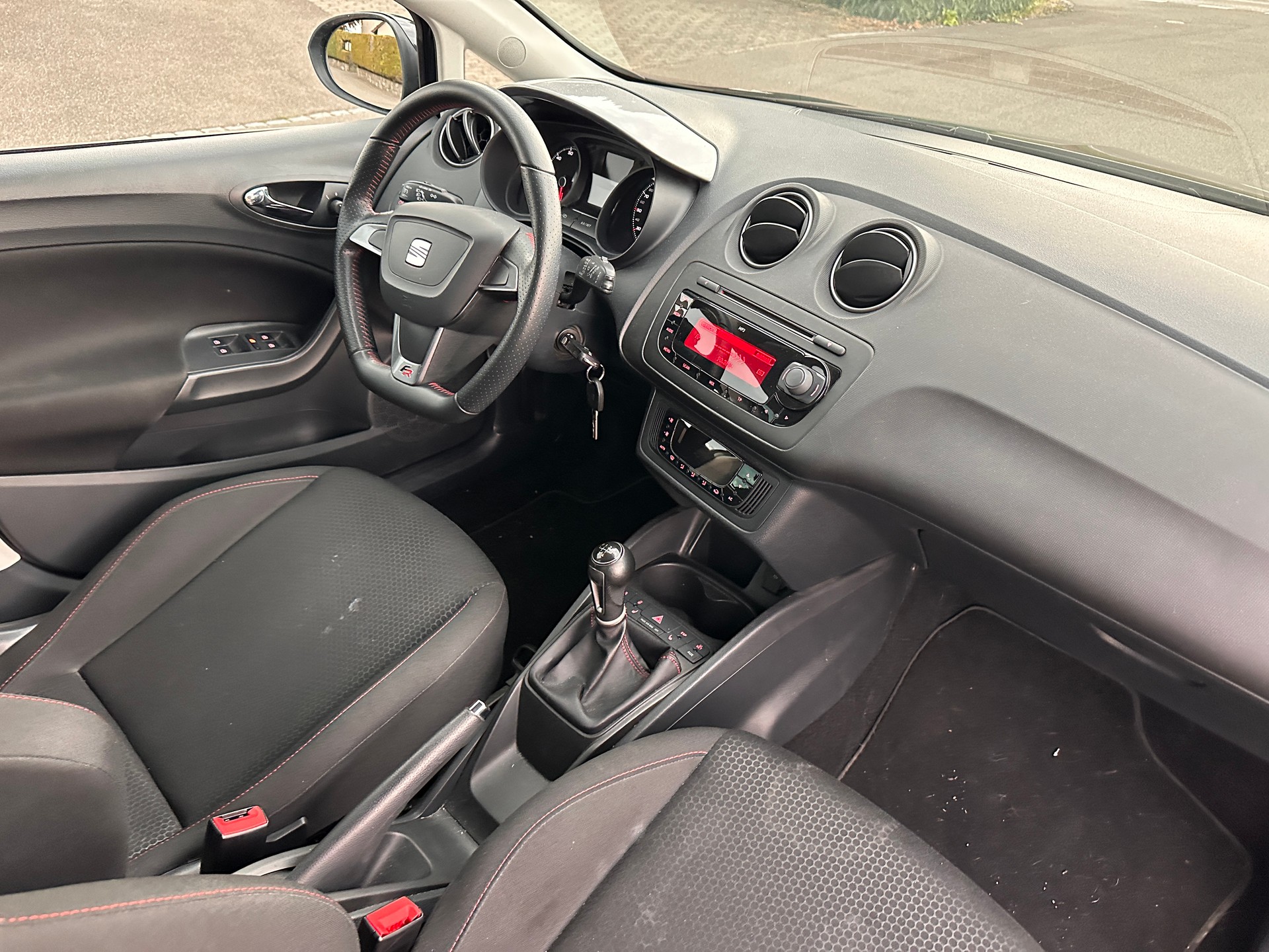SEAT Ibiza 1.2 TSI FR-image-8