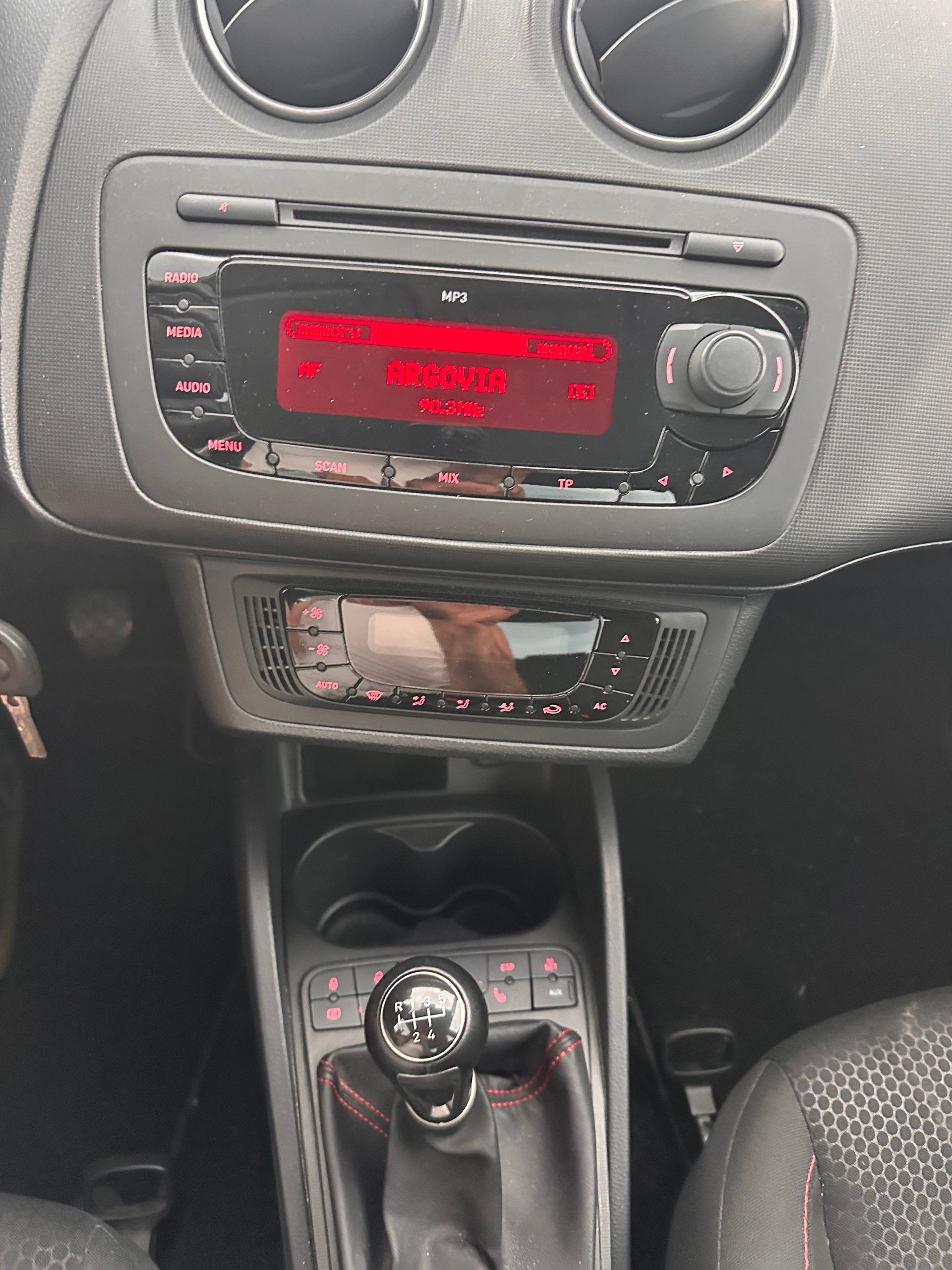 SEAT Ibiza 1.2 TSI FR-image-4