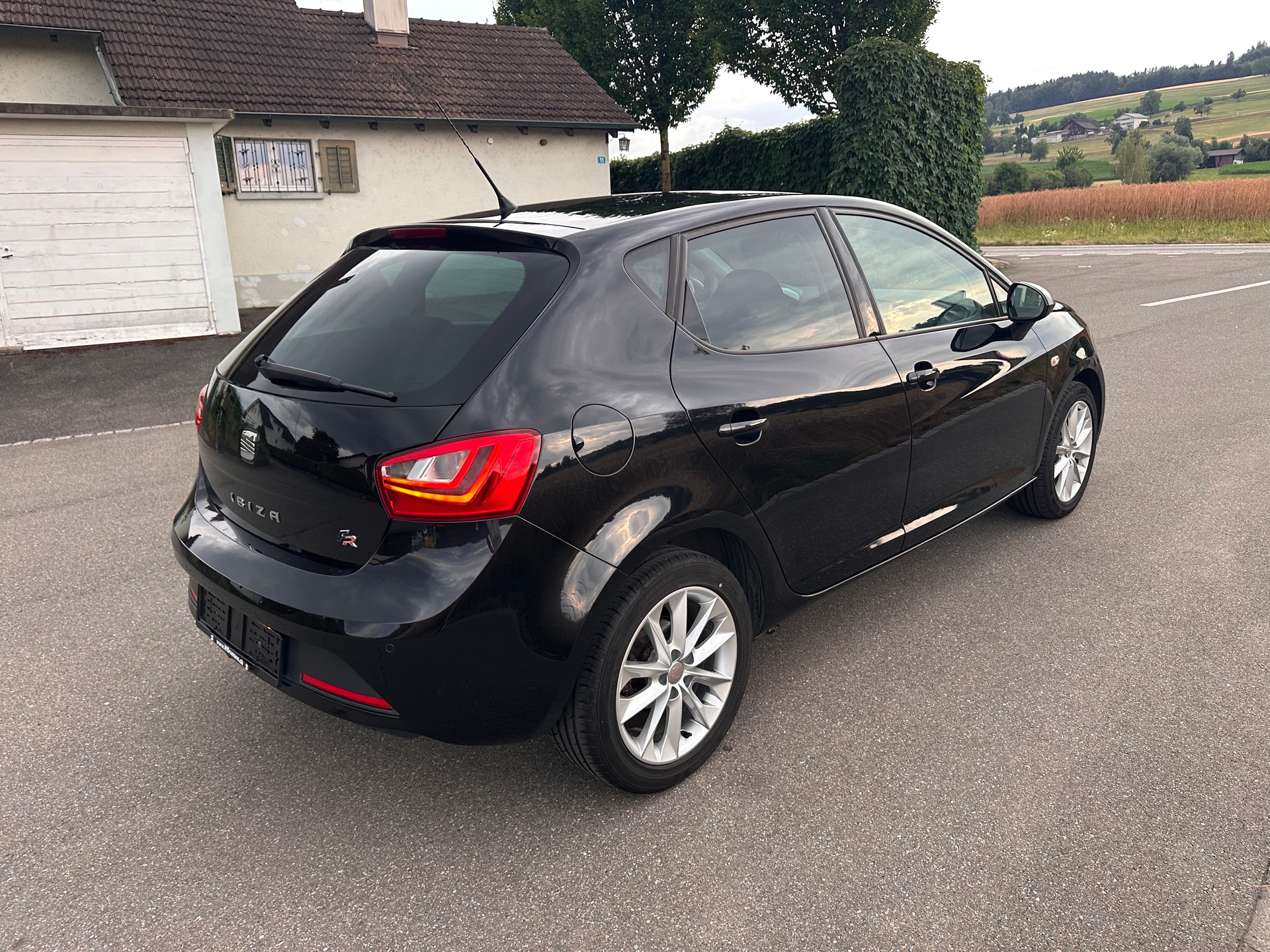 SEAT Ibiza 1.2 TSI FR-image-1