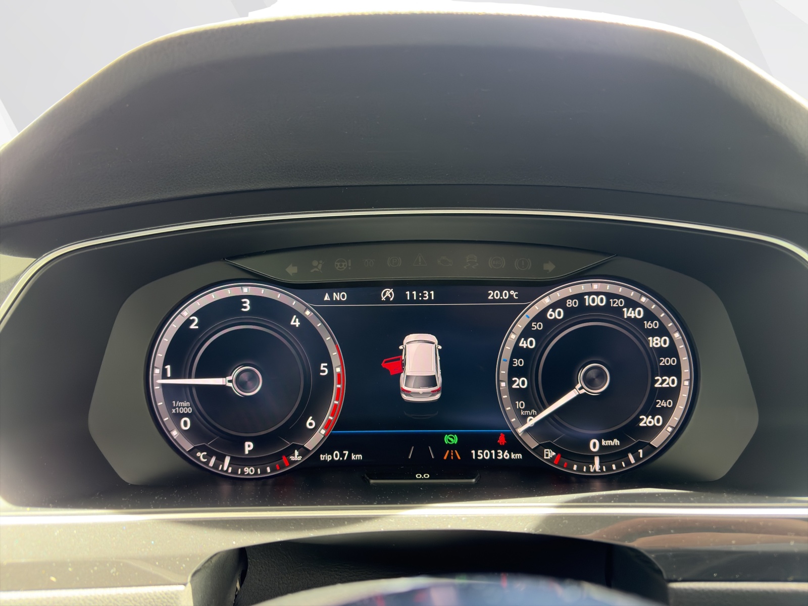 VW Tiguan 2.0 TDI SCR Highline DSG-image-12
