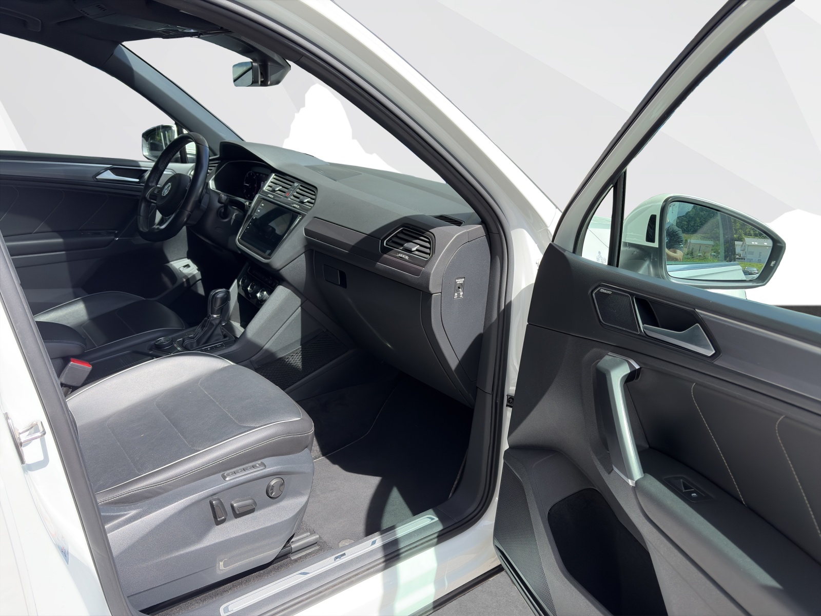 VW Tiguan 2.0 TDI SCR Highline DSG-image-16