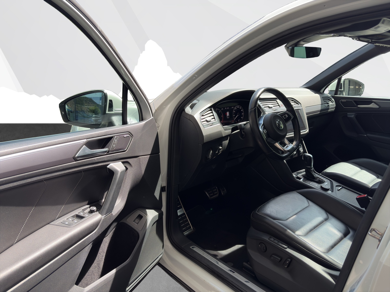 VW Tiguan 2.0 TDI SCR Highline DSG-image-8