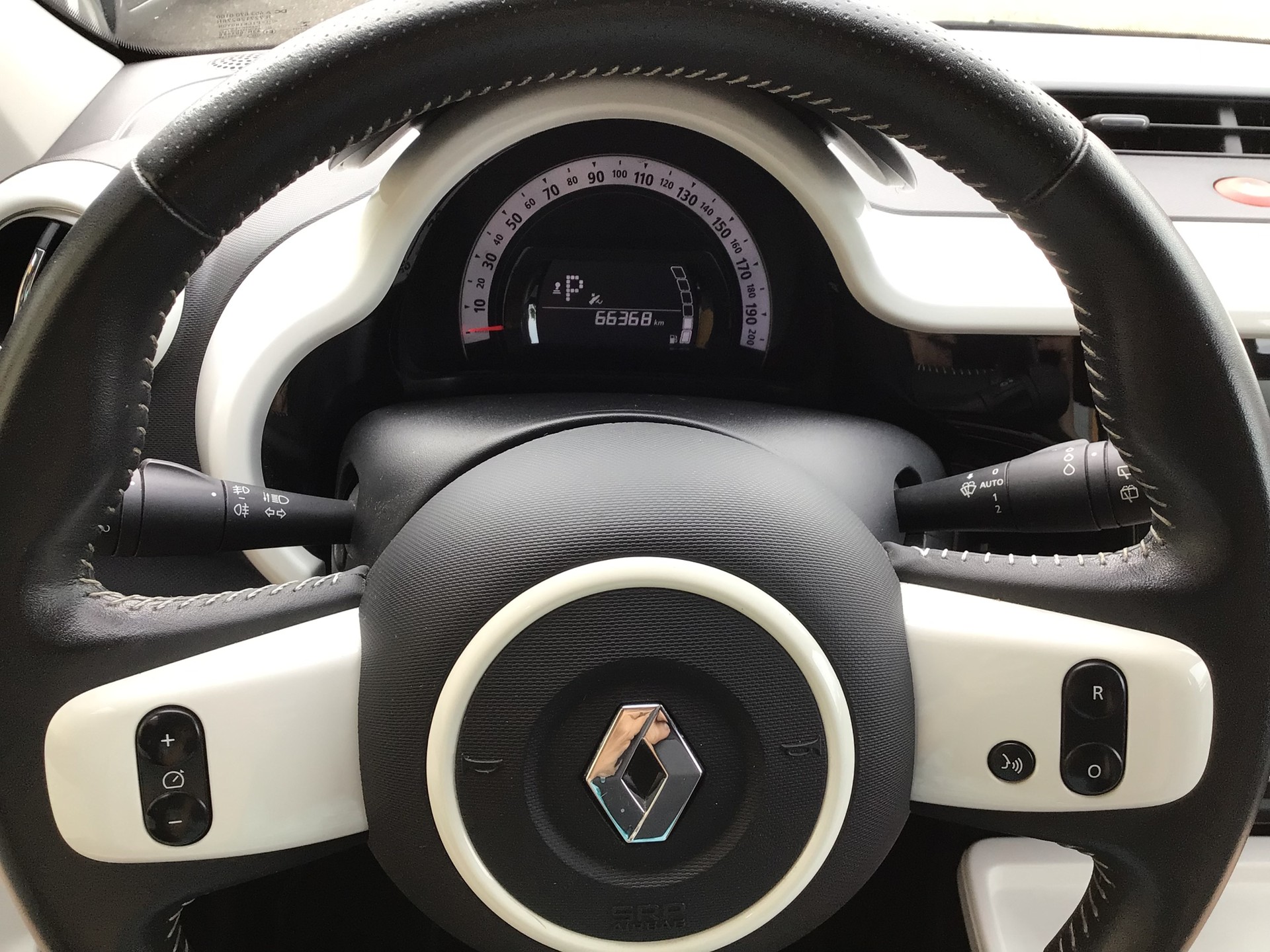 RENAULT Twingo 0.9 Intens EDC-image-9