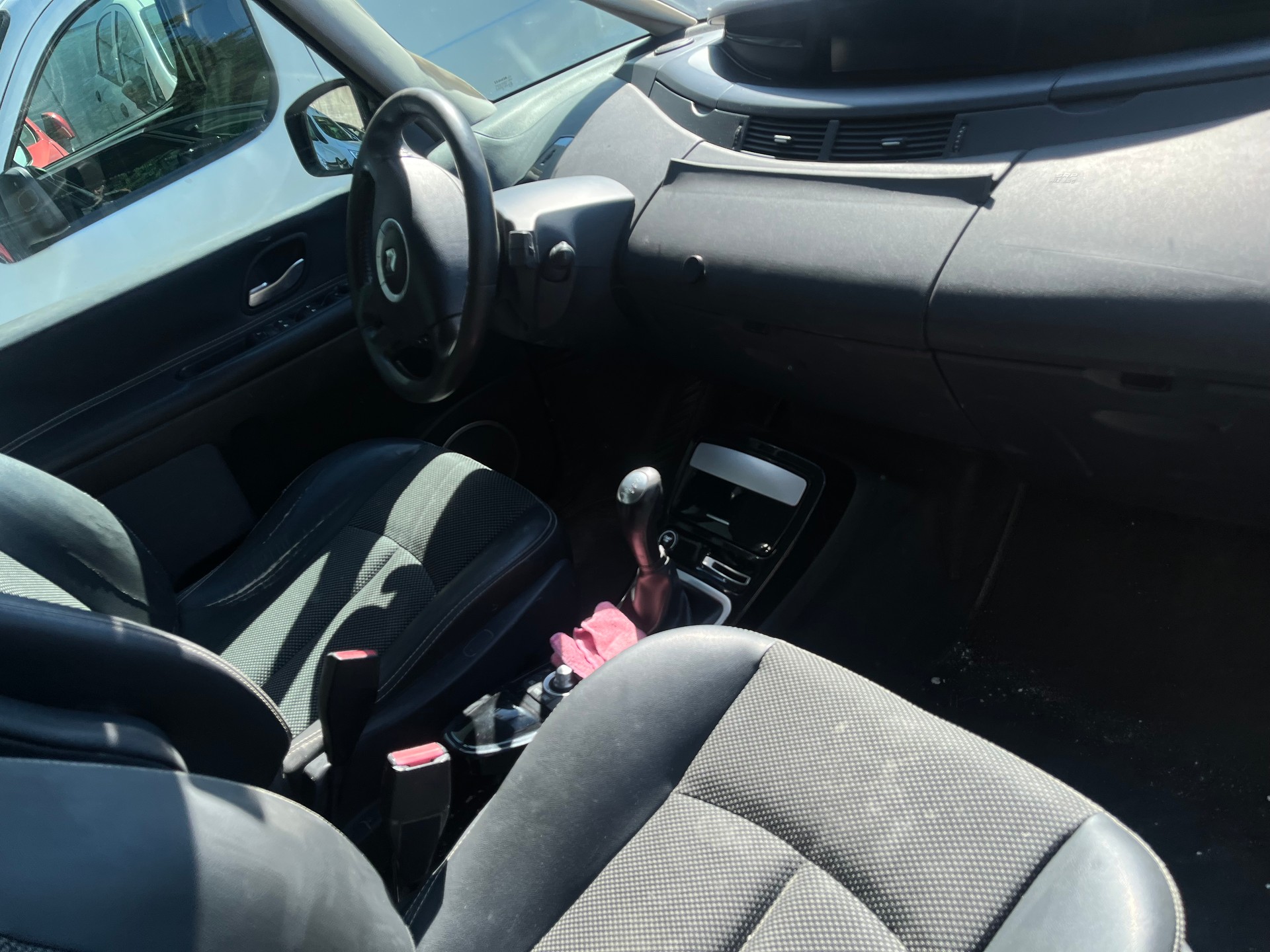 RENAULT Espace 2.0 dCi Dynamique Automatic-image-11