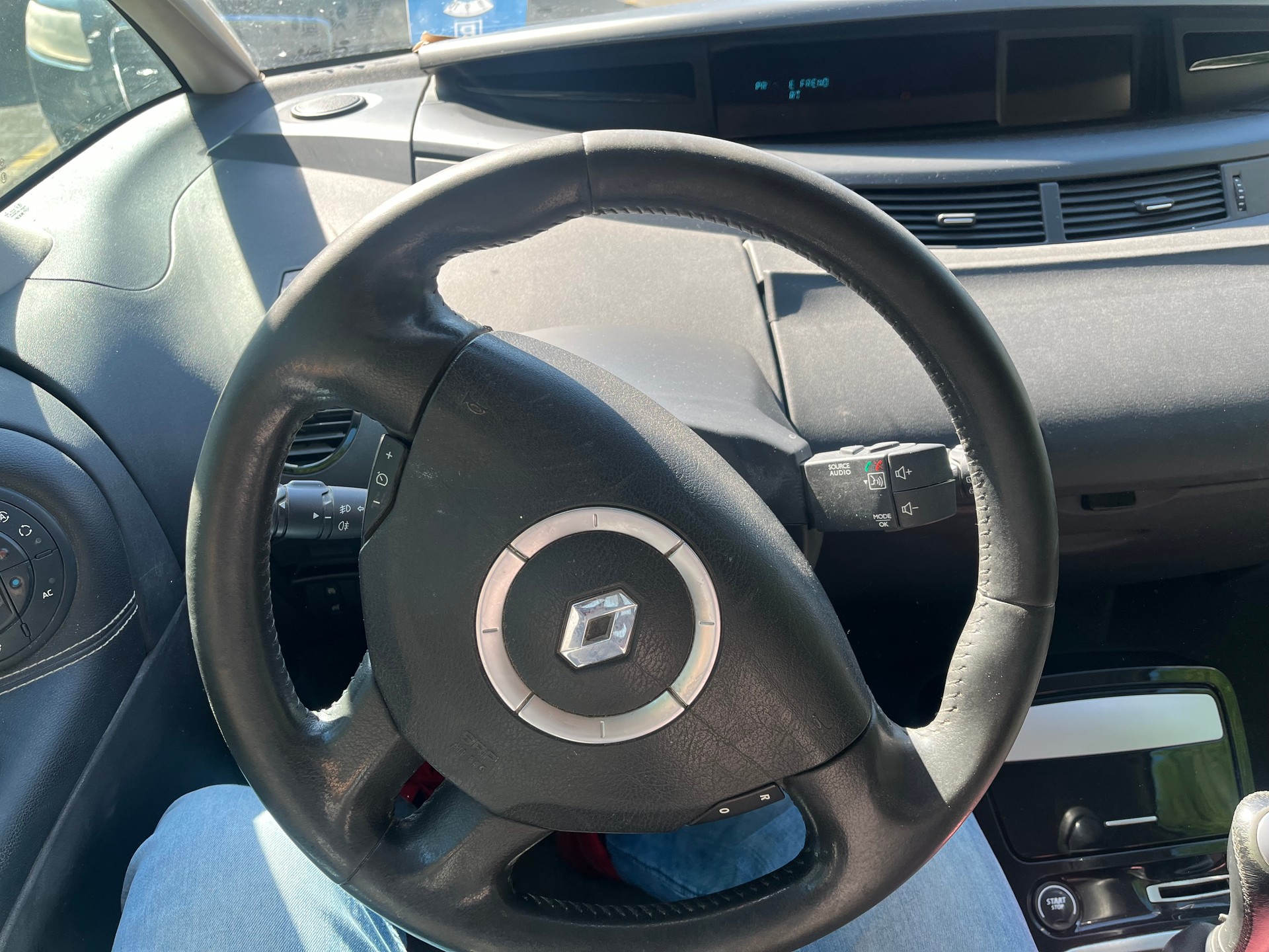 RENAULT Espace 2.0 dCi Dynamique Automatic-image-8