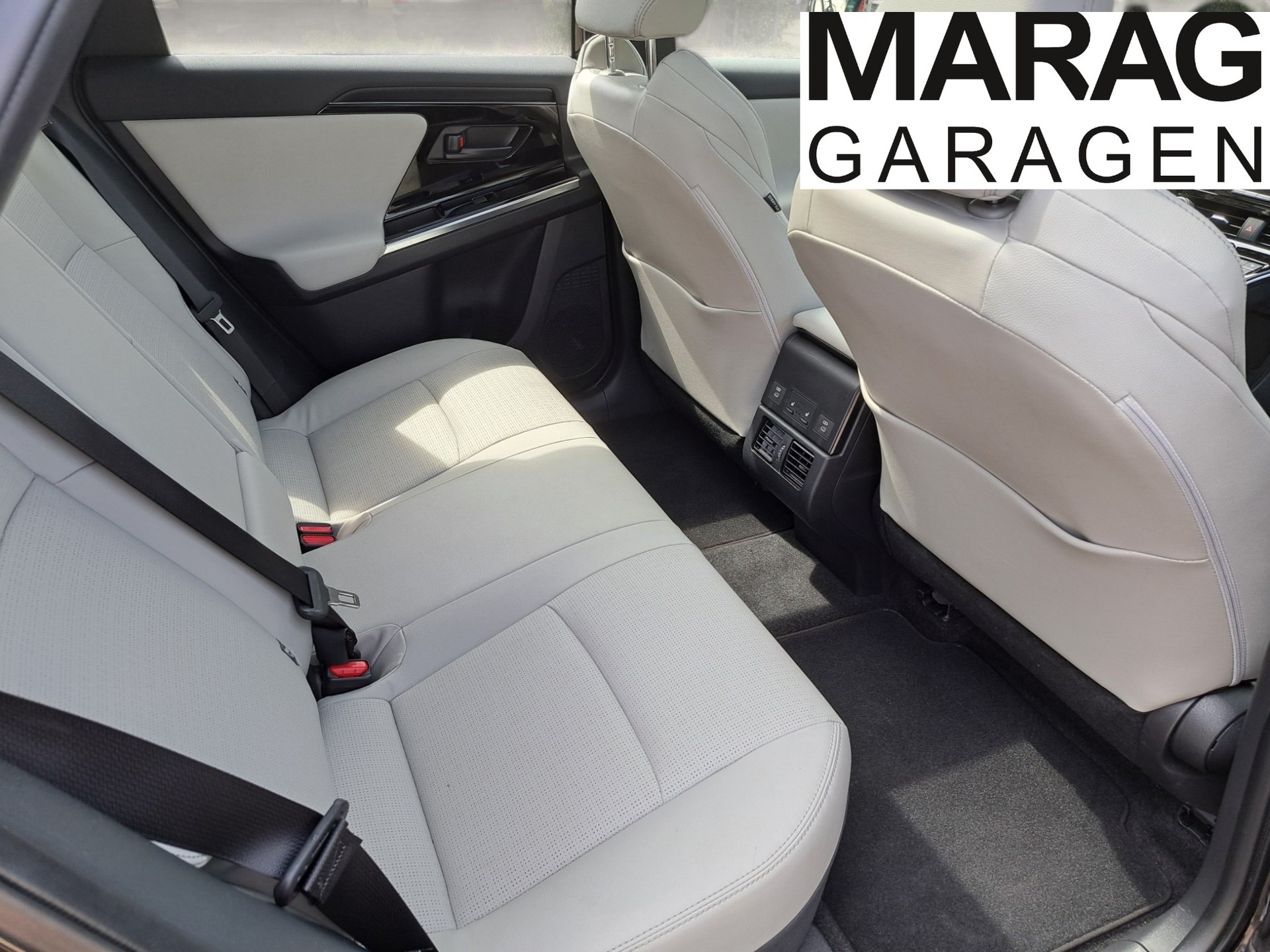 TOYOTA bZ4X Premium 71,4 kWh 4WD-image-6