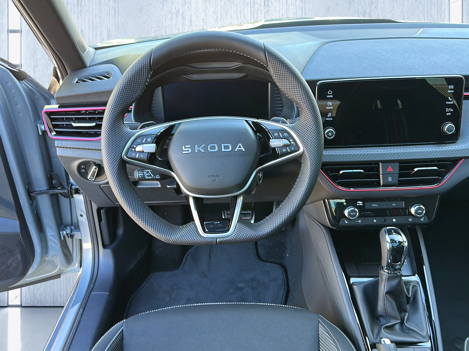 SKODA Kamiq 1.5 TSI Monte Carlo DSG-image-10