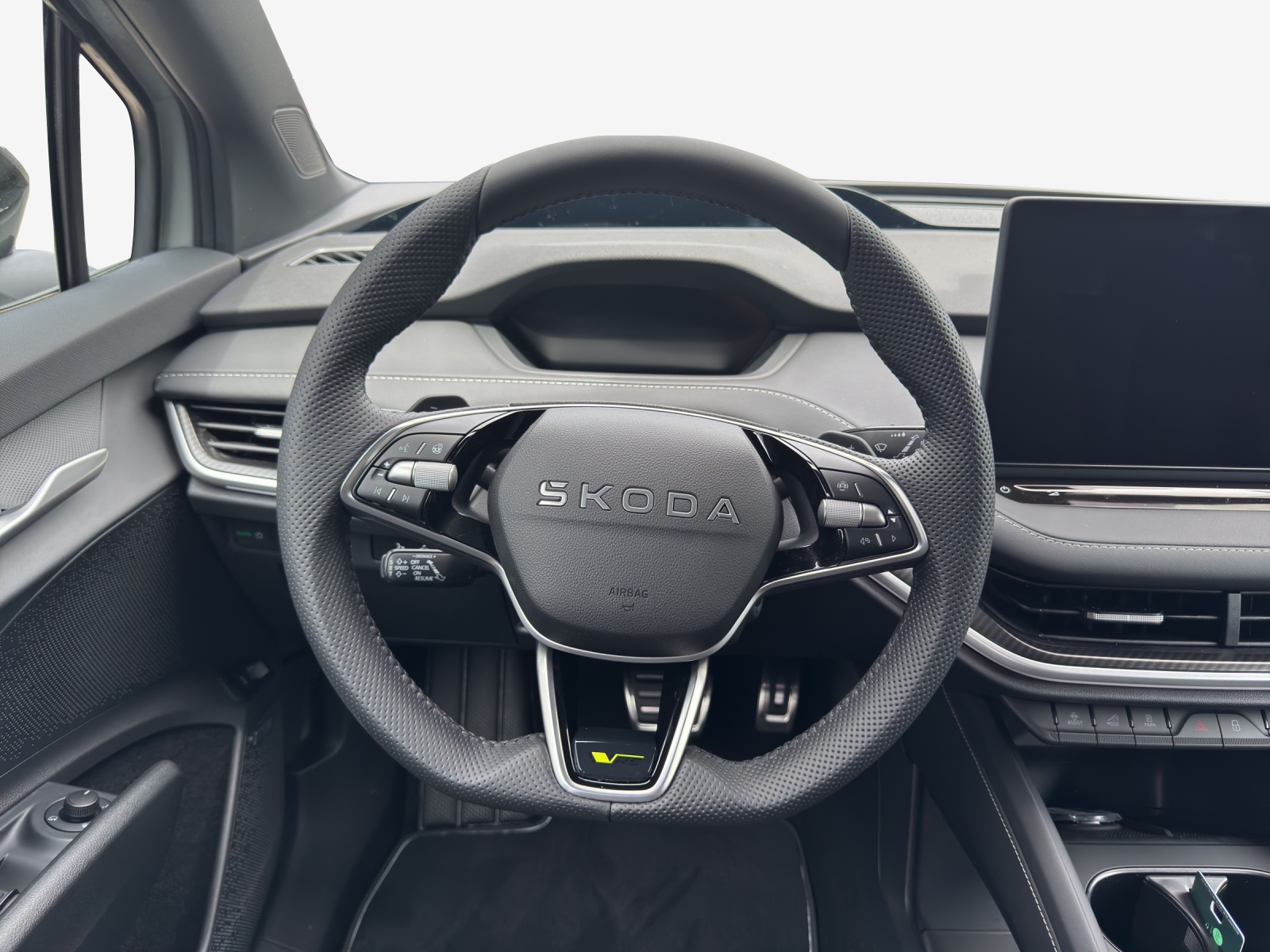 SKODA Enyaq 4x4 RS-image-9