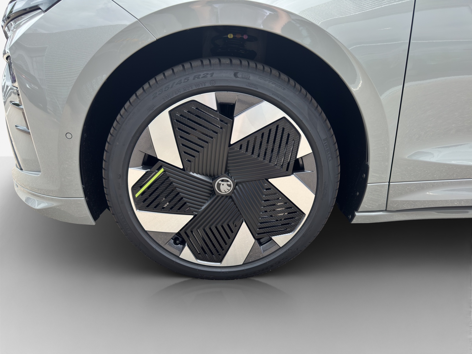 SKODA Enyaq 4x4 RS-image-14