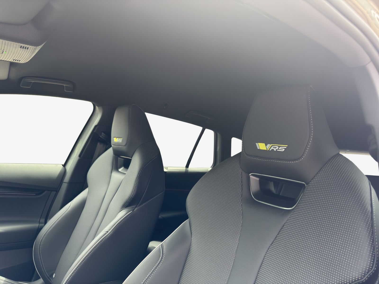 SKODA Enyaq 4x4 RS-image-15