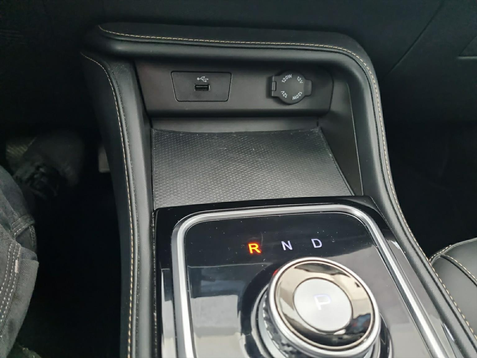 JAC e-JS4 EV Elektro Automat SUV-image-10
