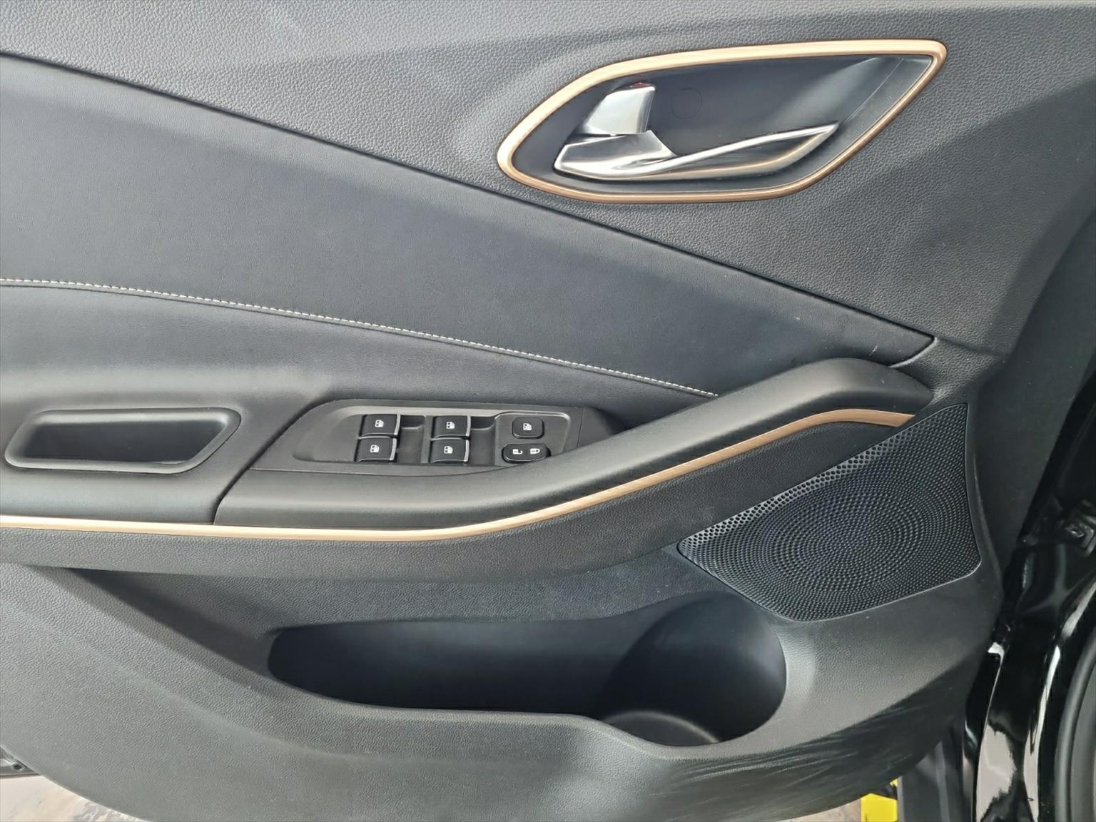 JAC e-JS4 EV Elektro Automat SUV-image-11