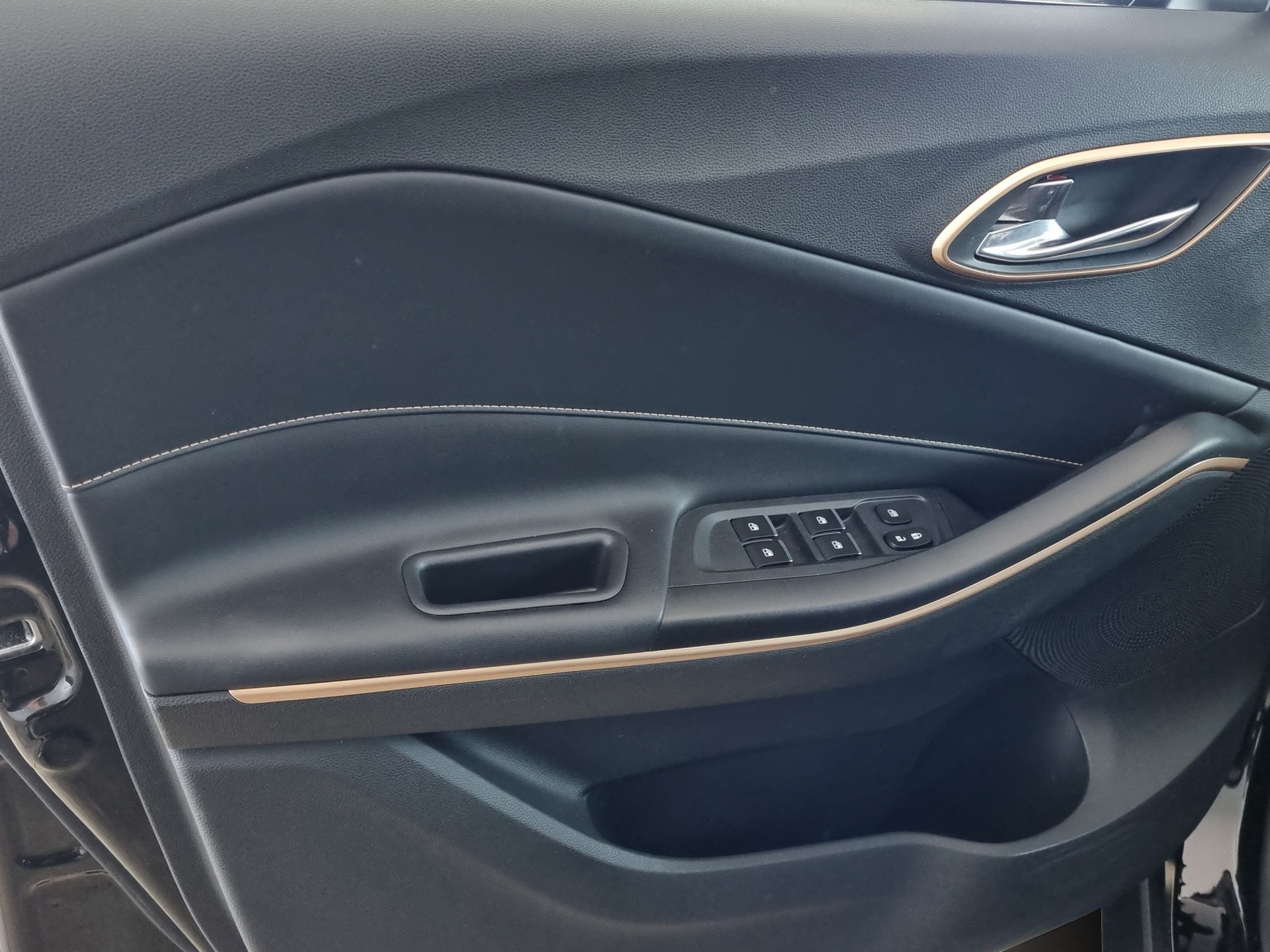 JAC e-JS4 EV Elektro Automat SUV-image-11