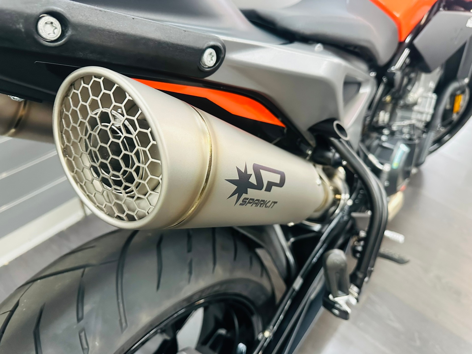 KTM 790 Duke (35kW)-showroom-element-2