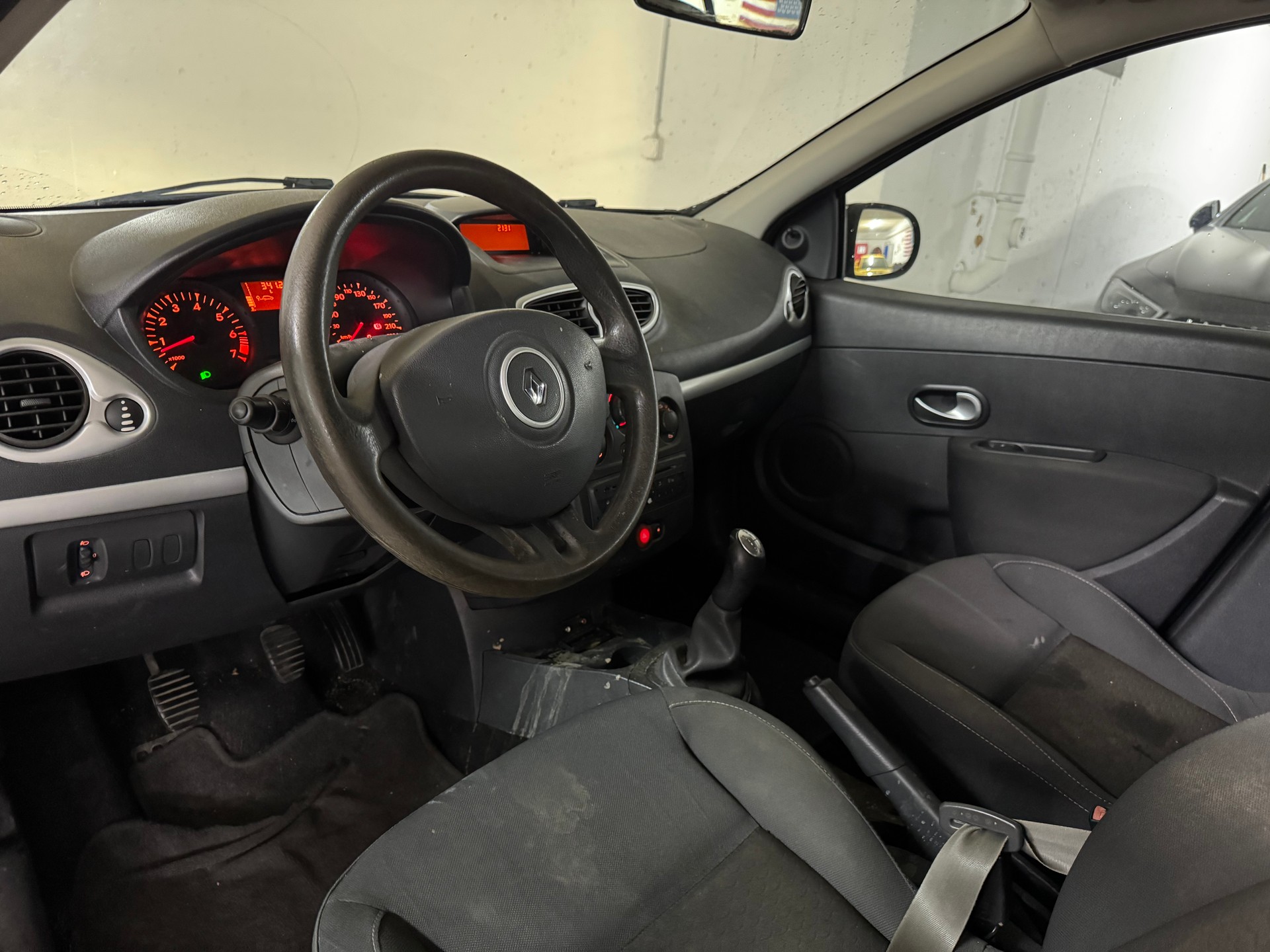 RENAULT Clio 1.2 16V Expression-image-8