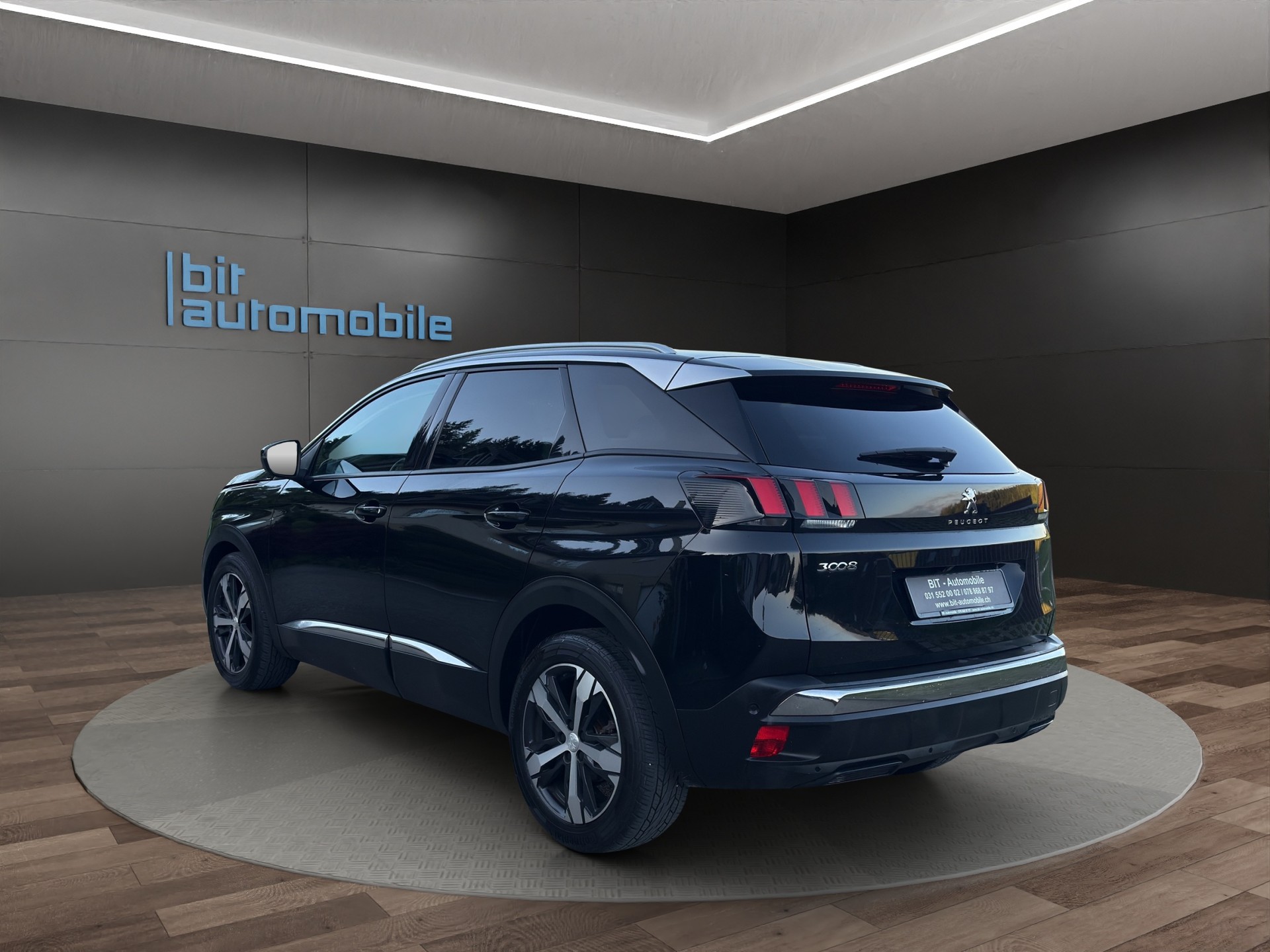 PEUGEOT 3008 1.2 PureTech Business Line EAT-image-4