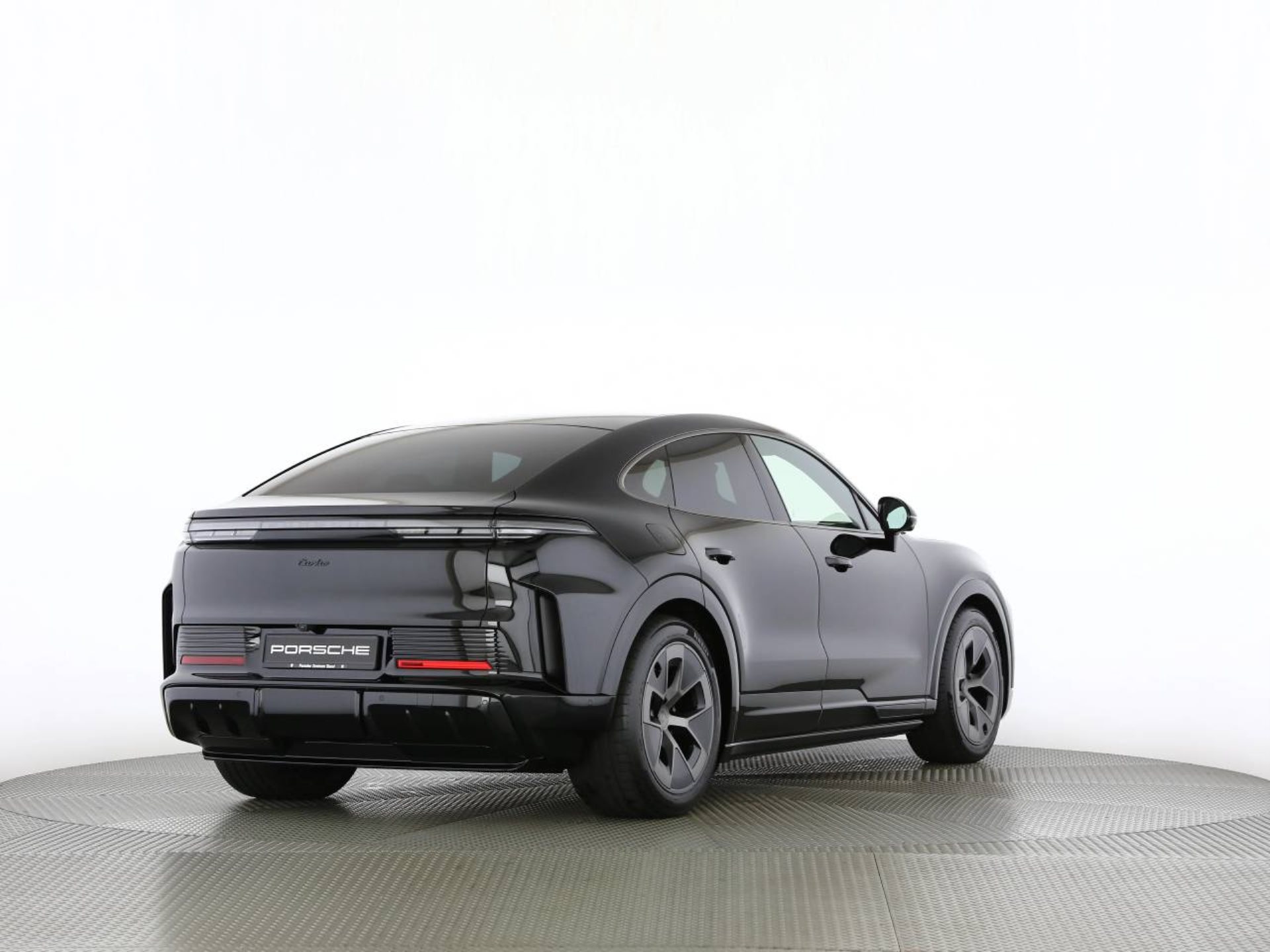 PORSCHE Cayenne Turbo Coupé Electric-image-22