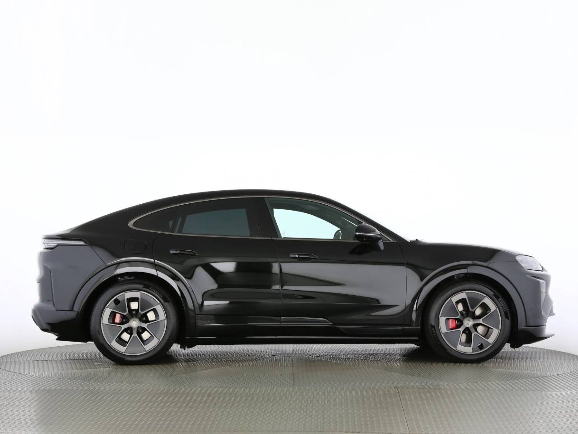 PORSCHE Cayenne Turbo Coupé Electric-image-24