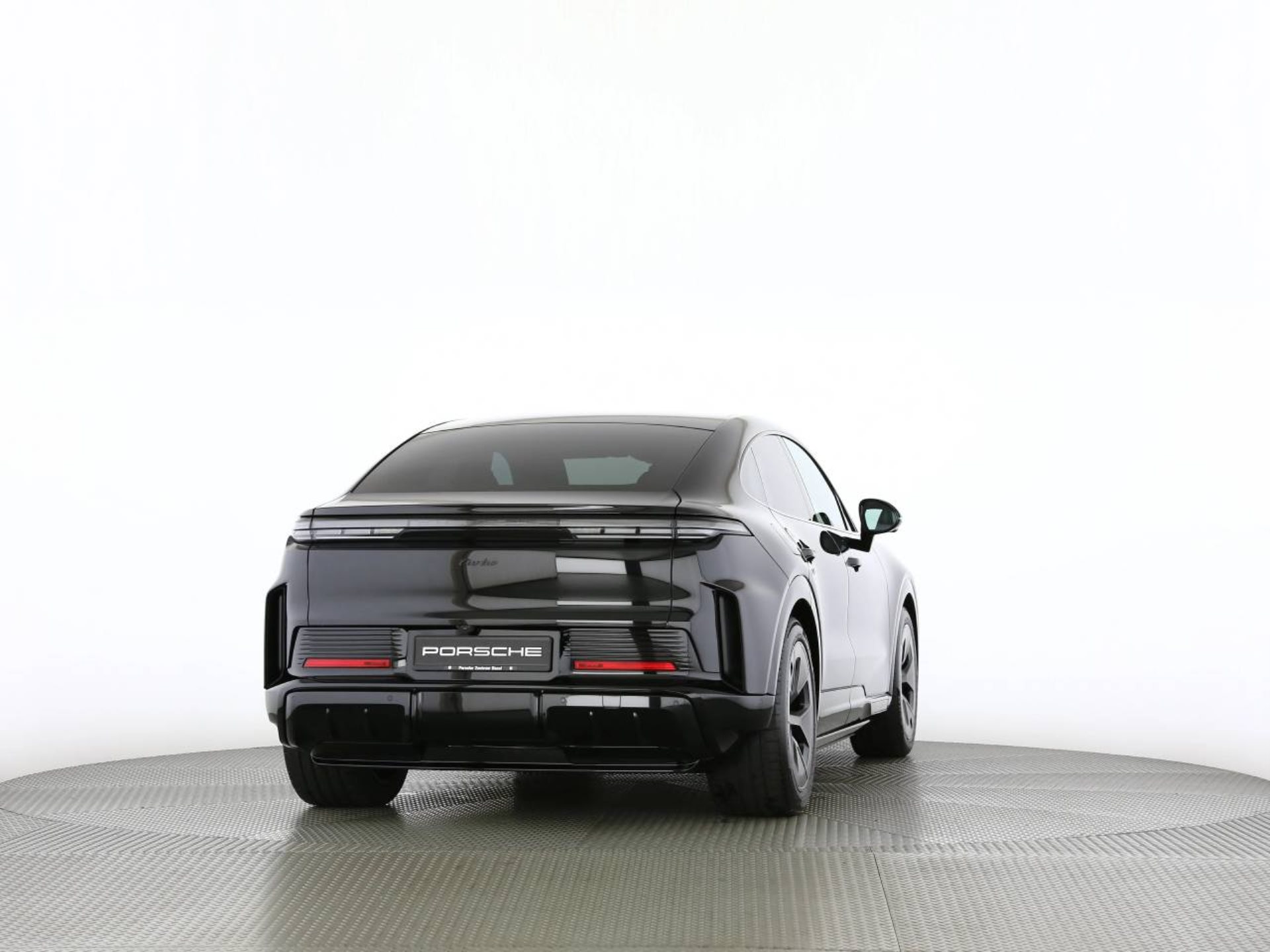 PORSCHE Cayenne Turbo Coupé Electric-image-21