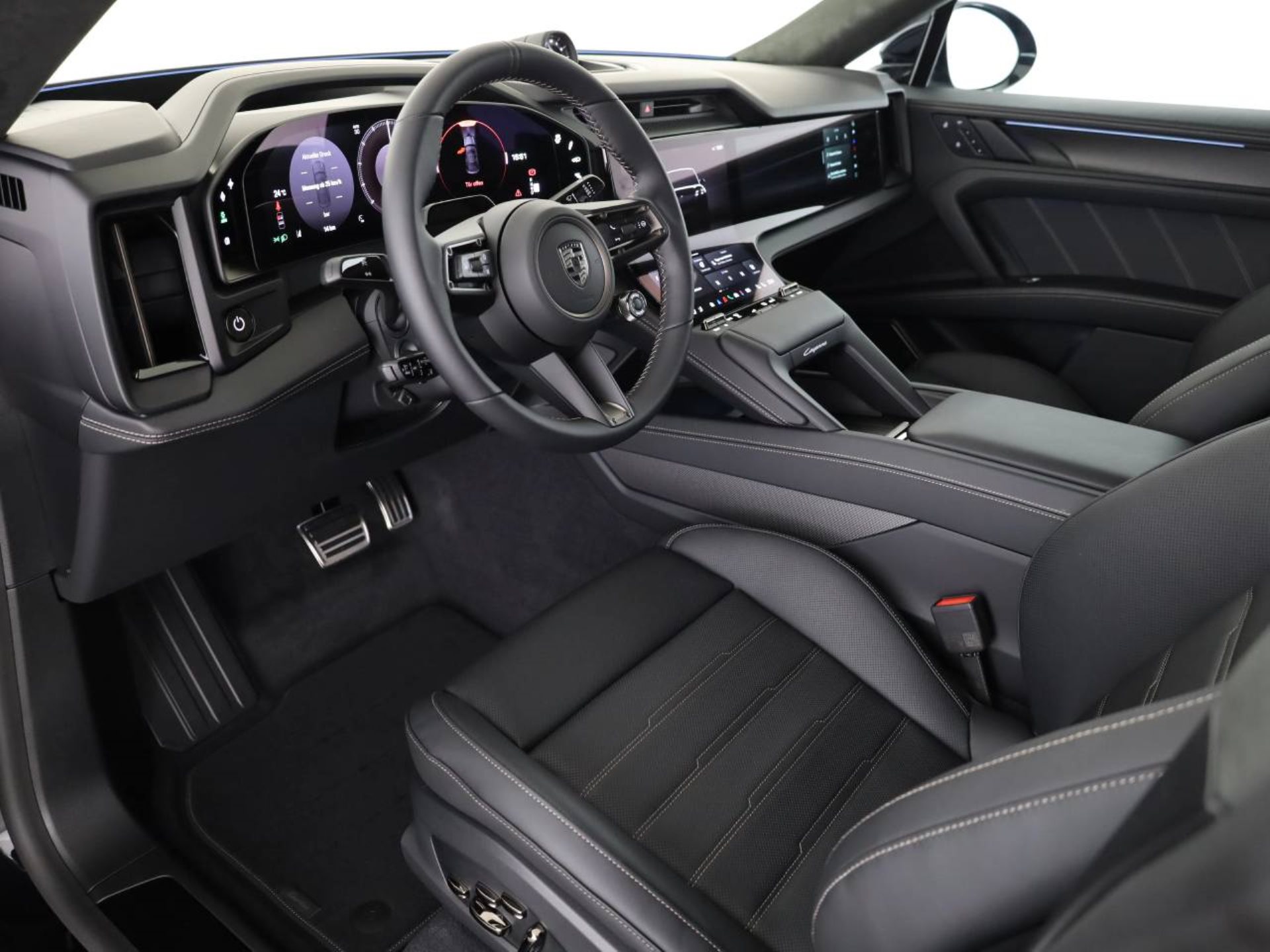 PORSCHE Cayenne Turbo Coupé Electric-showroom-element-3