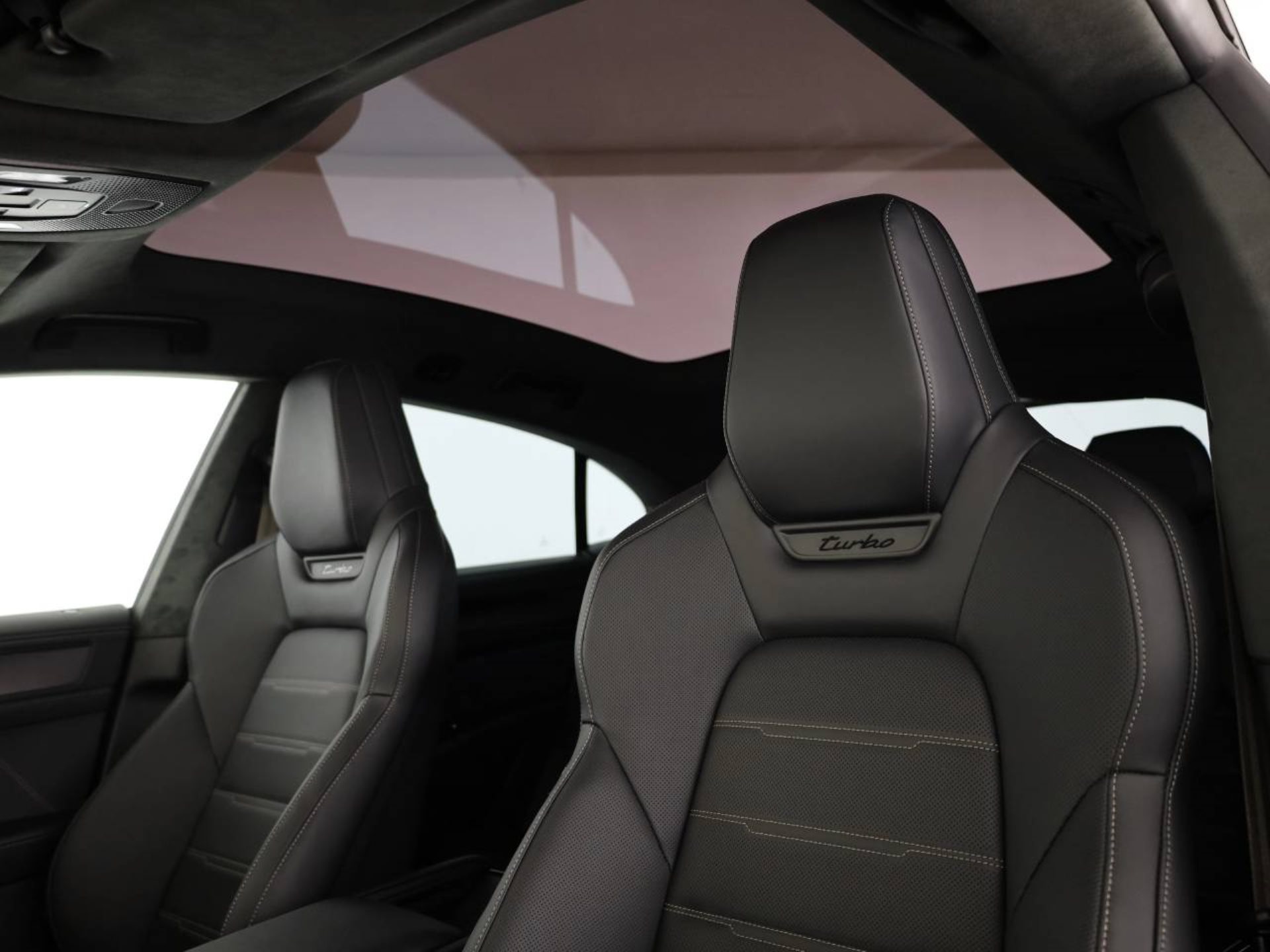 PORSCHE Cayenne Turbo Coupé Electric-image-4