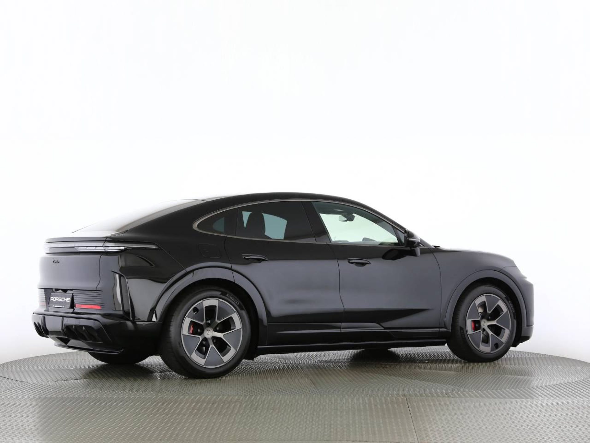 PORSCHE Cayenne Turbo Coupé Electric-image-19