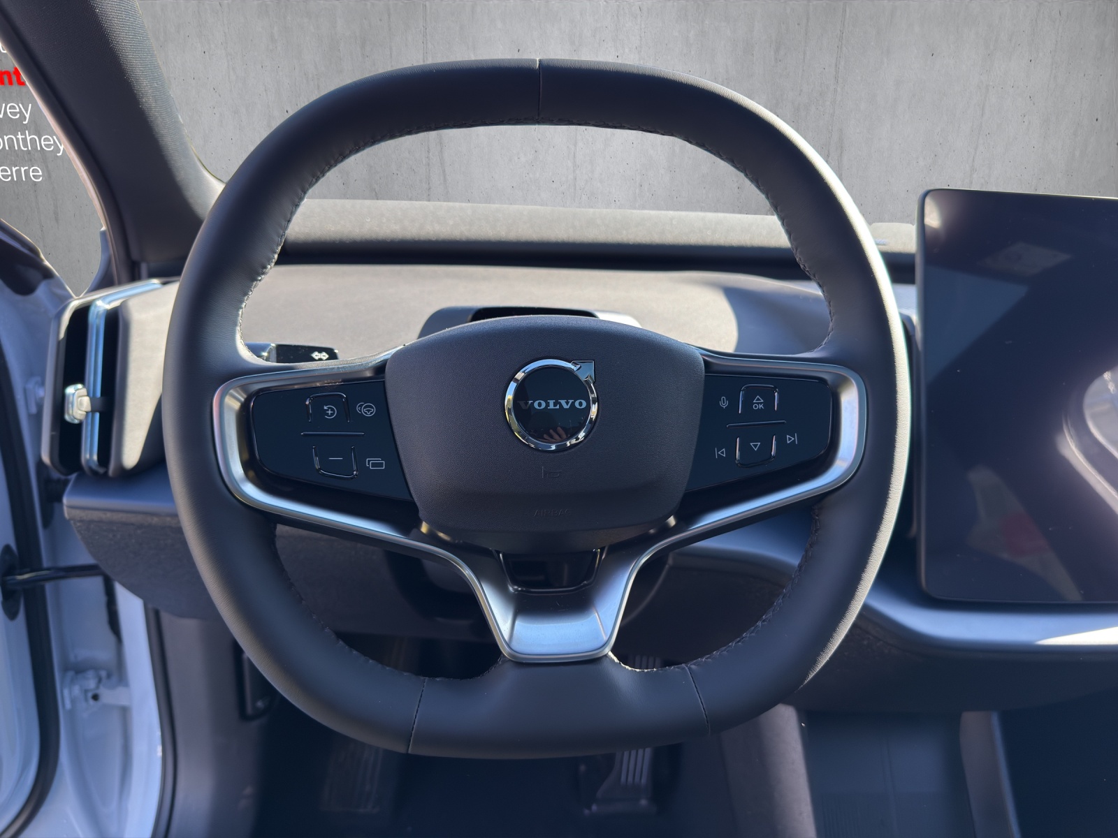 VOLVO EX30 E60 69kWh Single Motor Extended Range Ultra-image-9