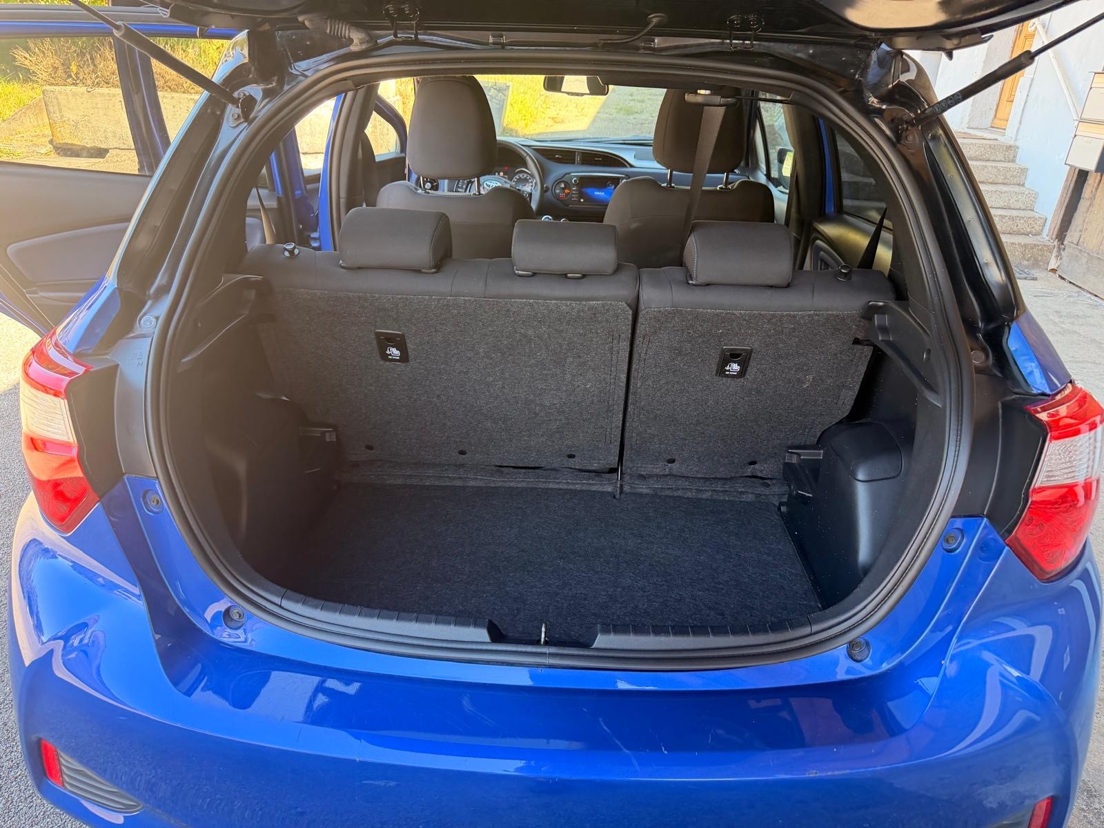TOYOTA Yaris 1.5 VVT-i Hybrid Comfort e-CVT-image-9