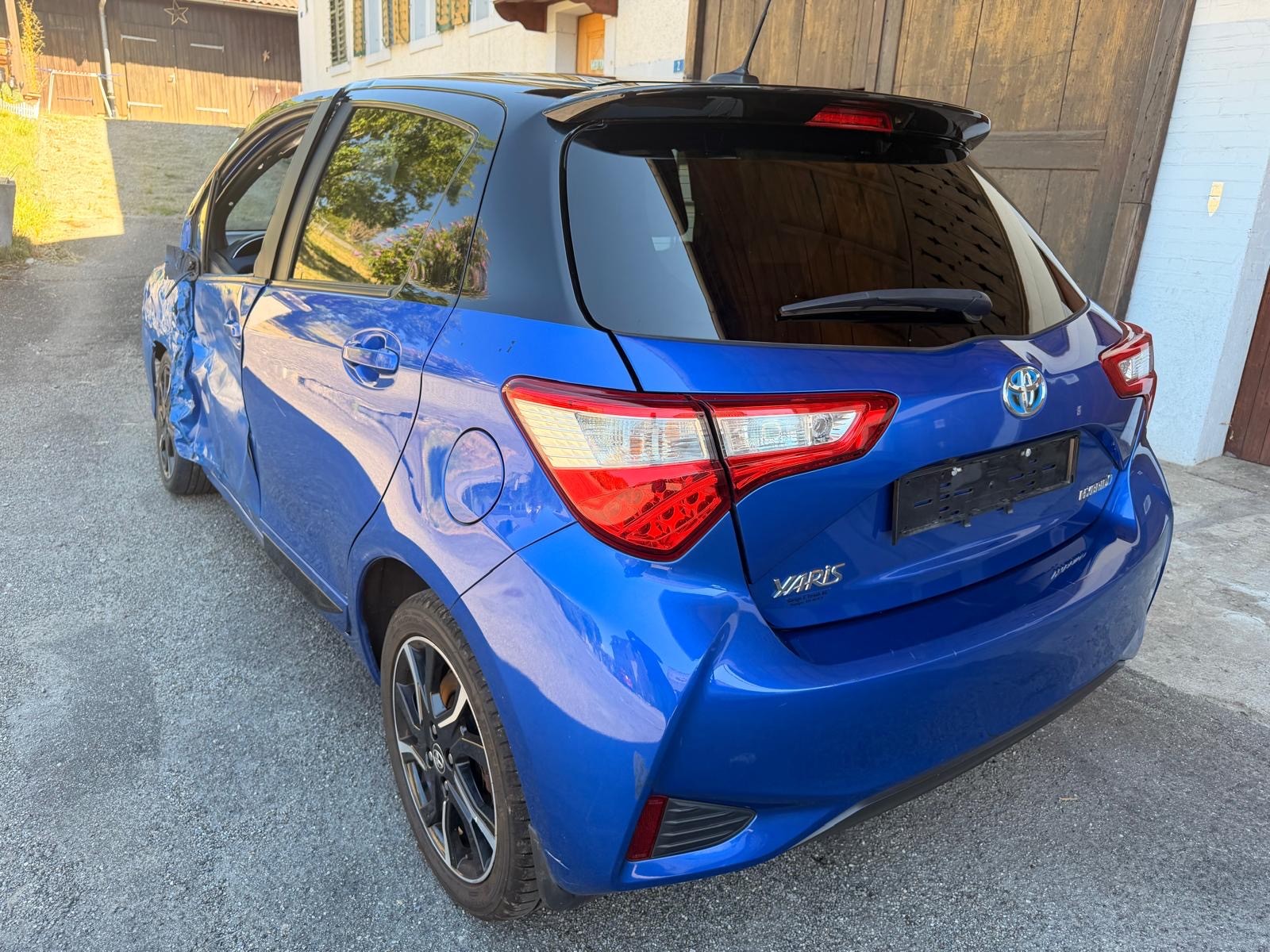TOYOTA Yaris 1.5 VVT-i Hybrid Comfort e-CVT-image-3