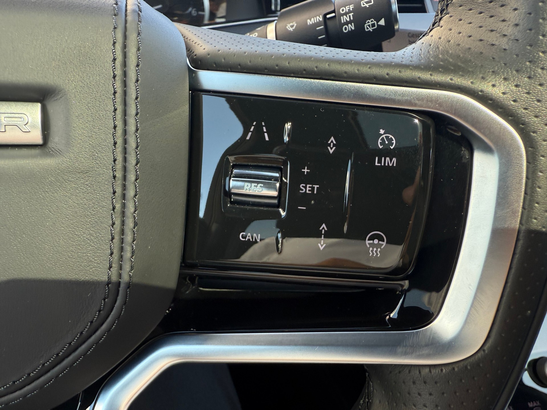 LAND ROVER Range Rover Evoque 2.0 T Bronze Collection-image-23