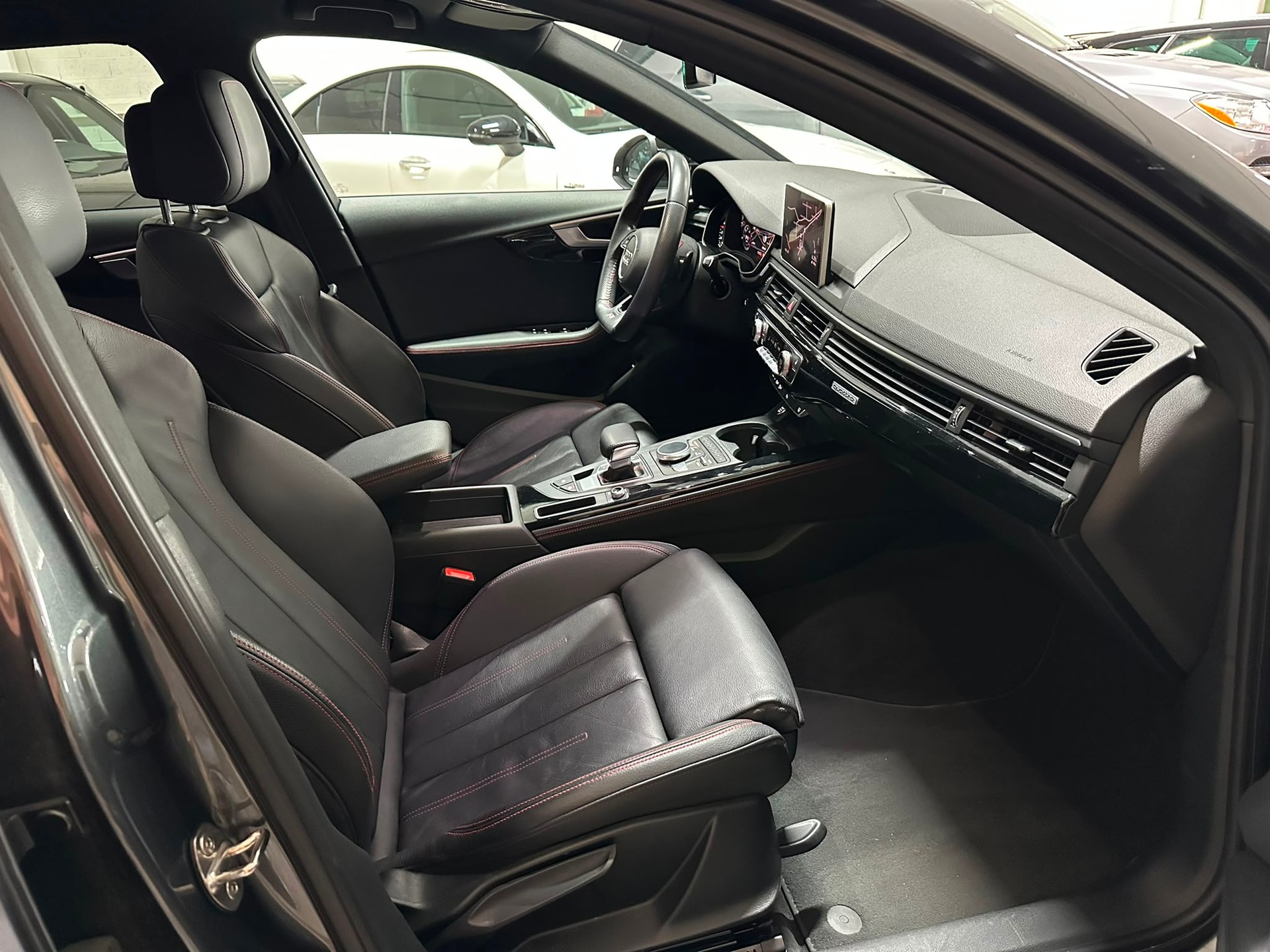 AUDI A4 Avant 2.0 TDI quattro S-tronic-image-12