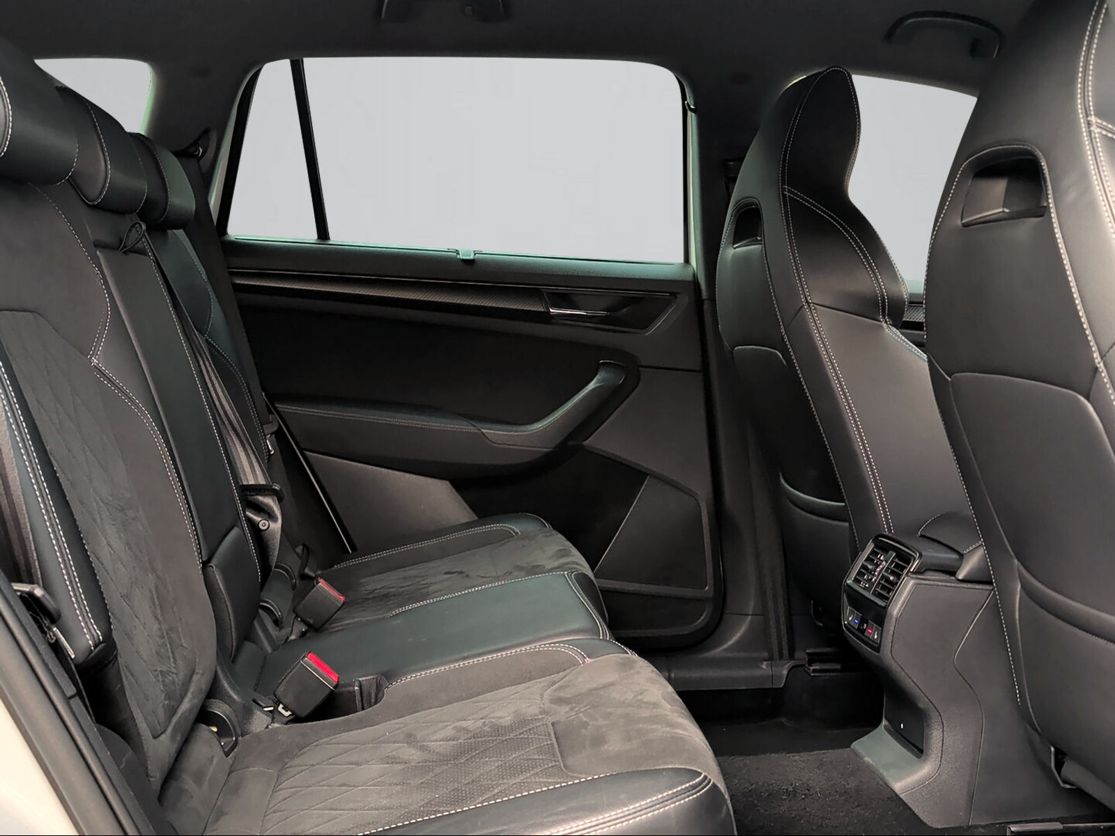 SKODA Kodiaq 2.0 TSI 4x4 SportLine-image-7