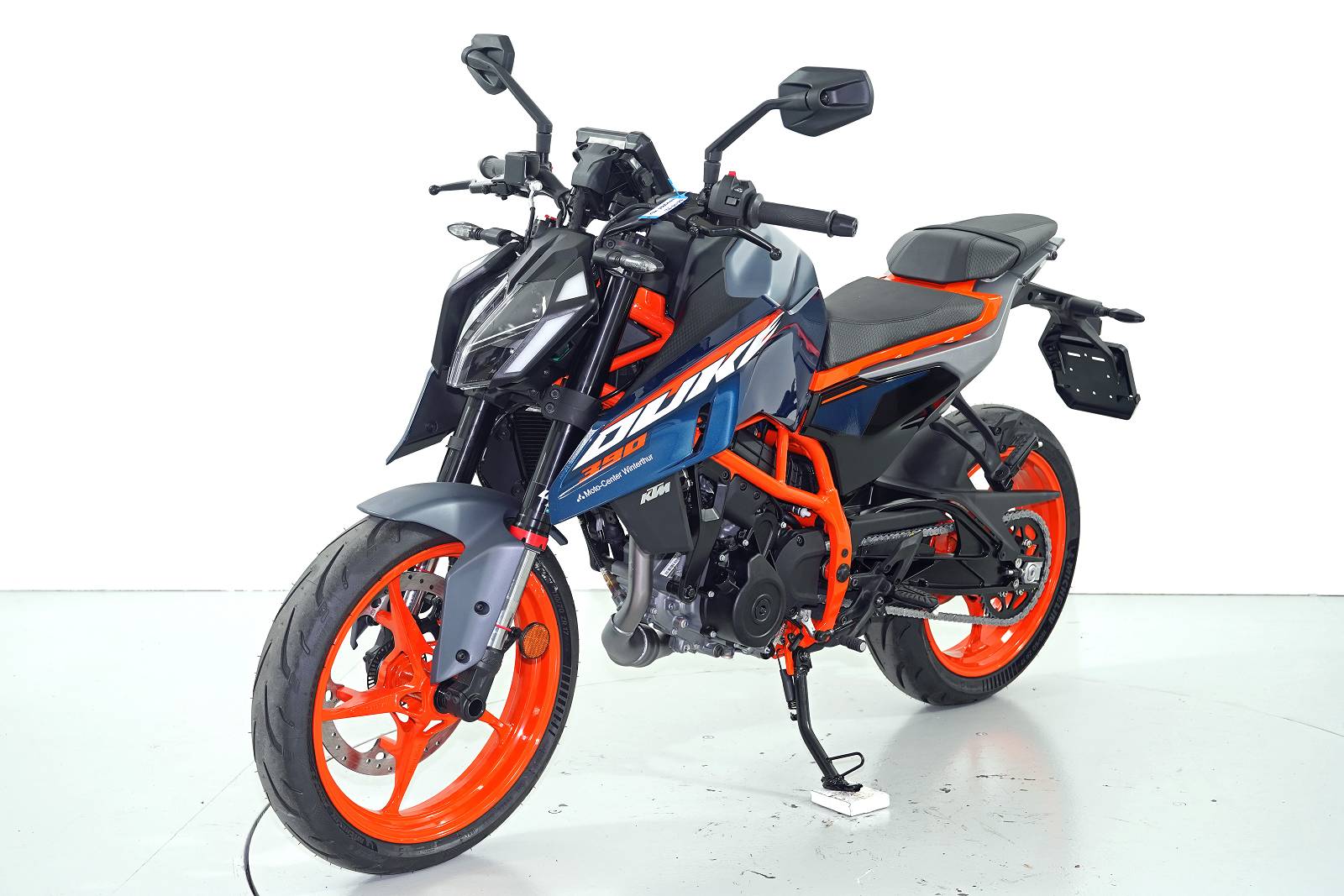 KTM 390 Duke-showroom-element-2