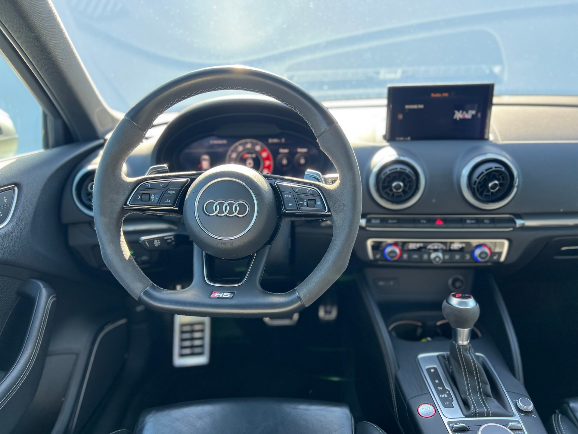 AUDI RS3 Sportback 2.5 TSI quattro S-tronic-image-9