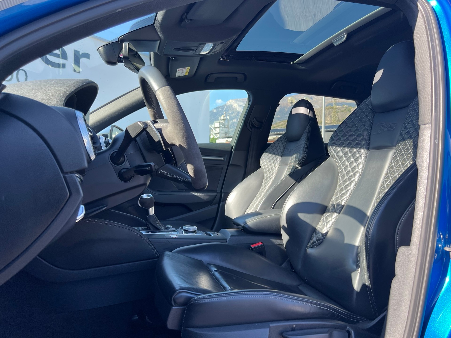 AUDI RS3 Sportback 2.5 TSI quattro S-tronic-image-6