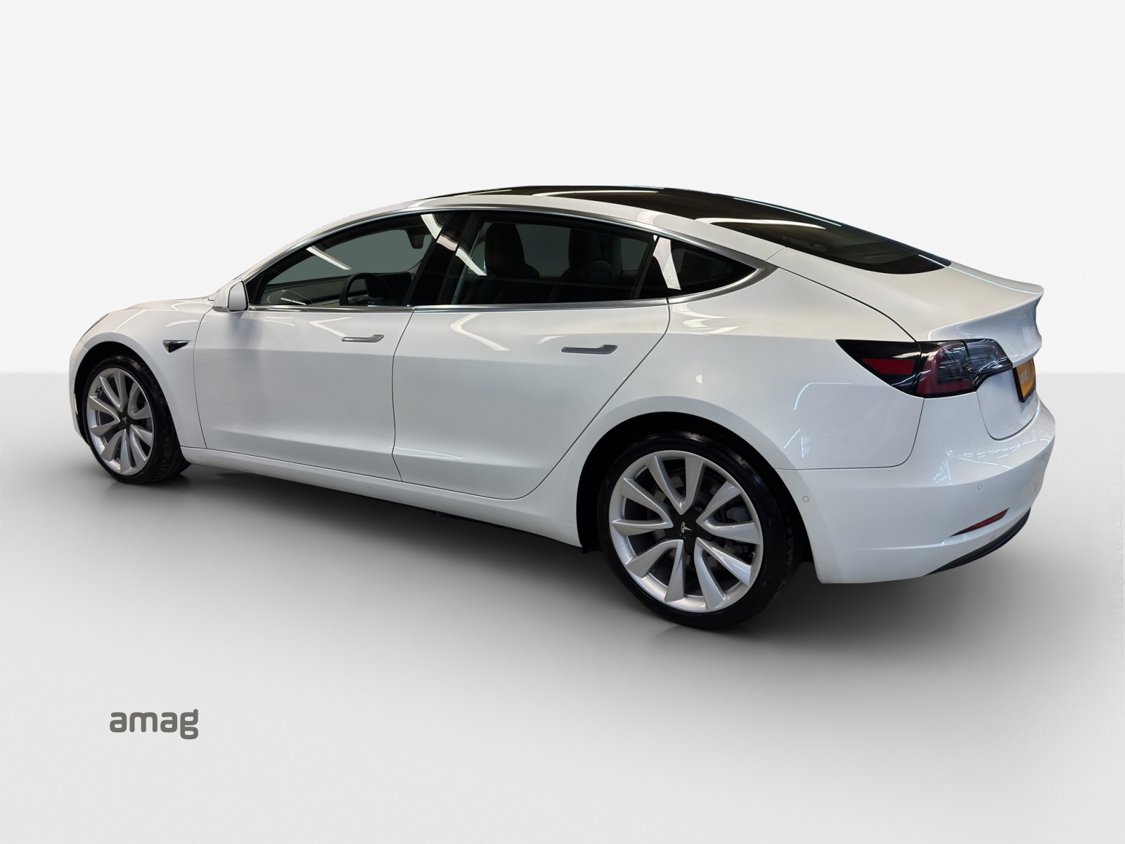 TESLA Model 3 Performance Dual Motor AWD-image-2