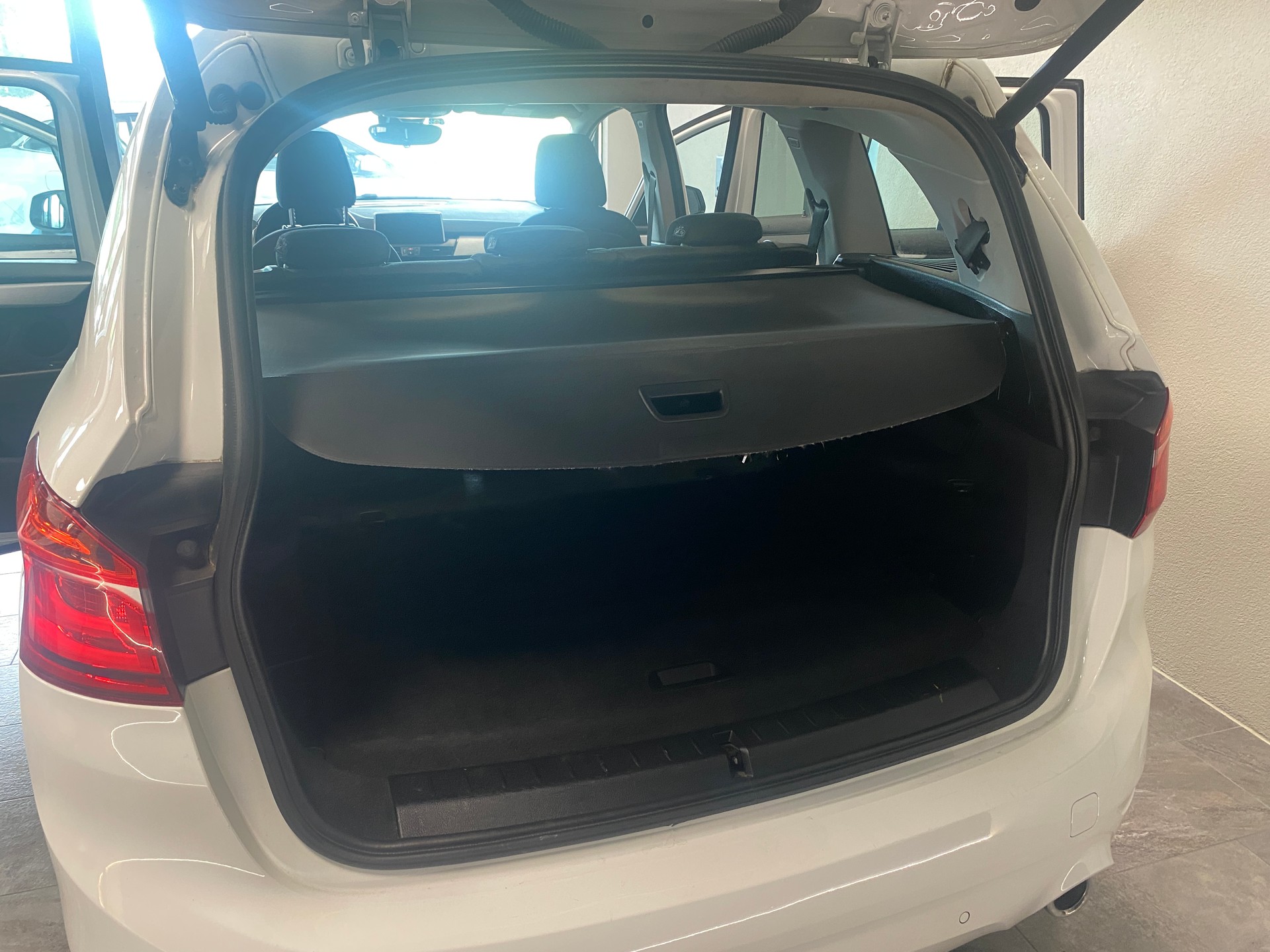 BMW 218d xDrive Gran Tourer Steptronic-image-10