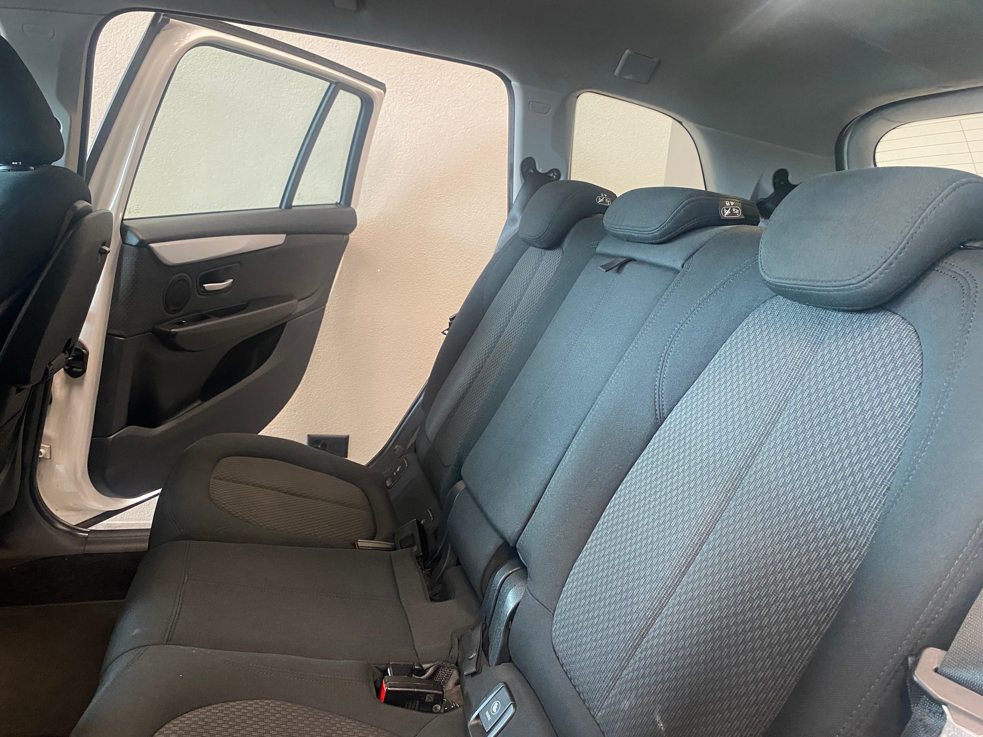 BMW 218d xDrive Gran Tourer Steptronic-image-8