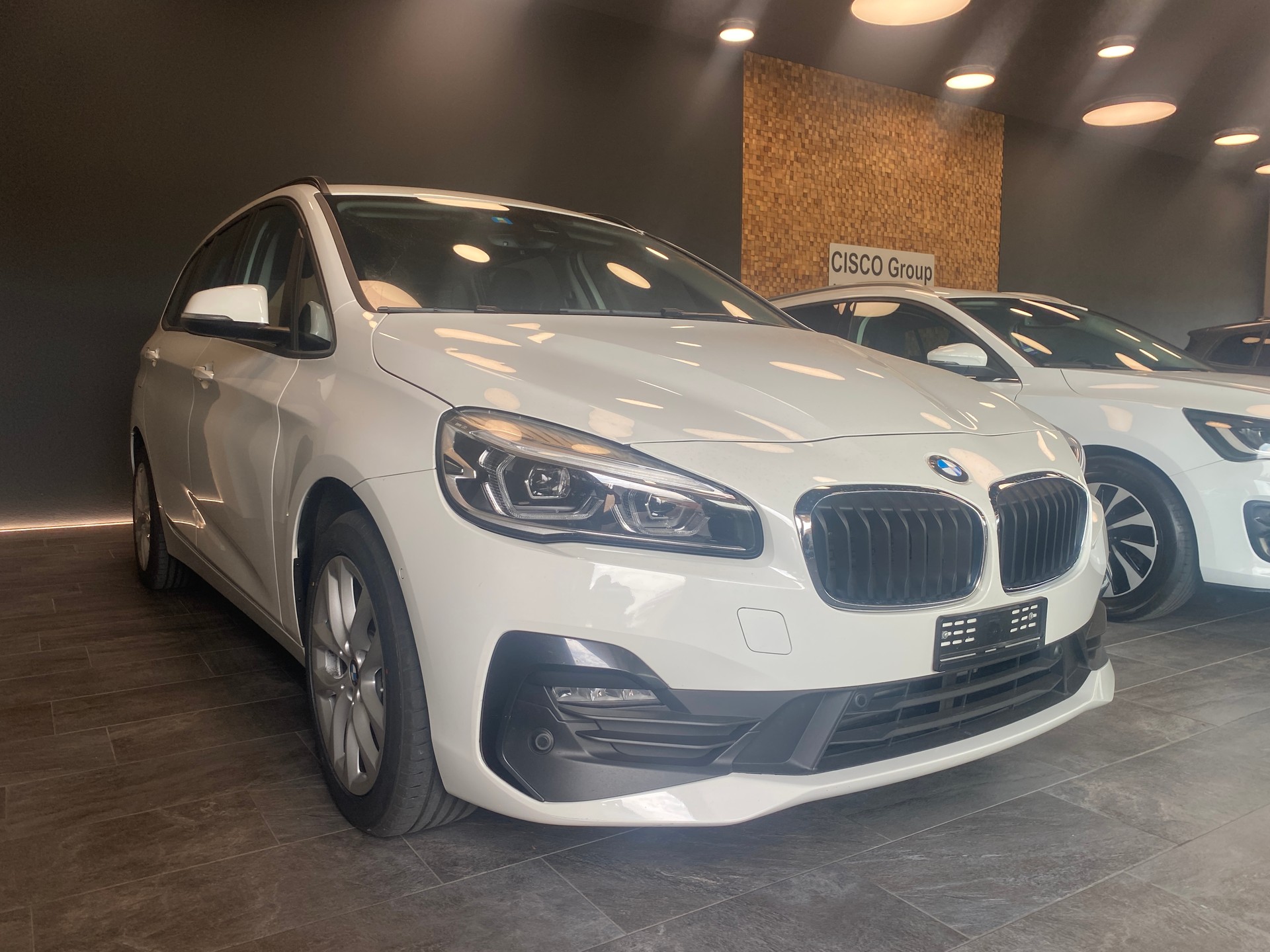BMW 218d xDrive Gran Tourer Steptronic-image-3