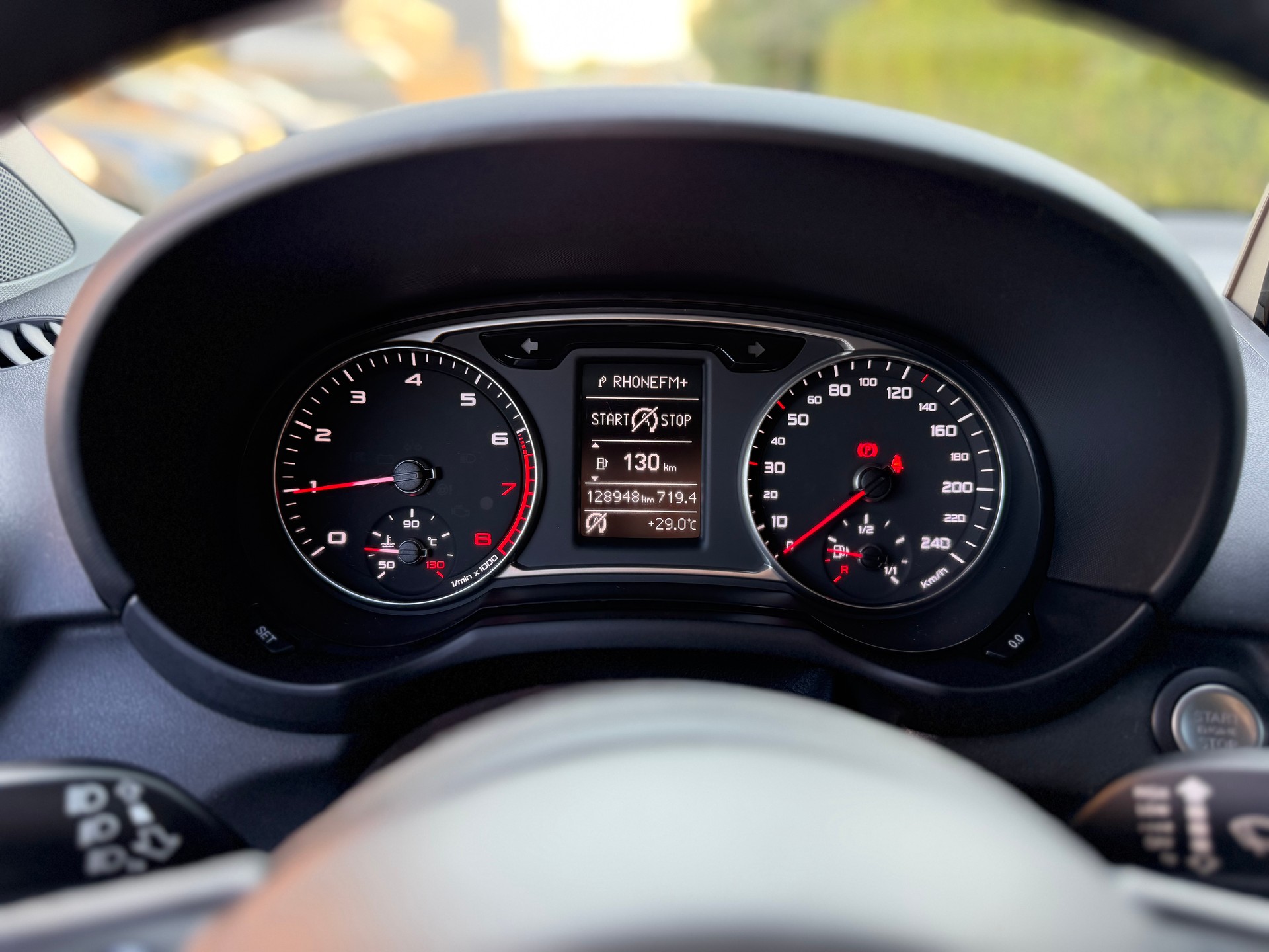 AUDI A1 Sportback 1.0 TFSI Design S-tronic-image-8