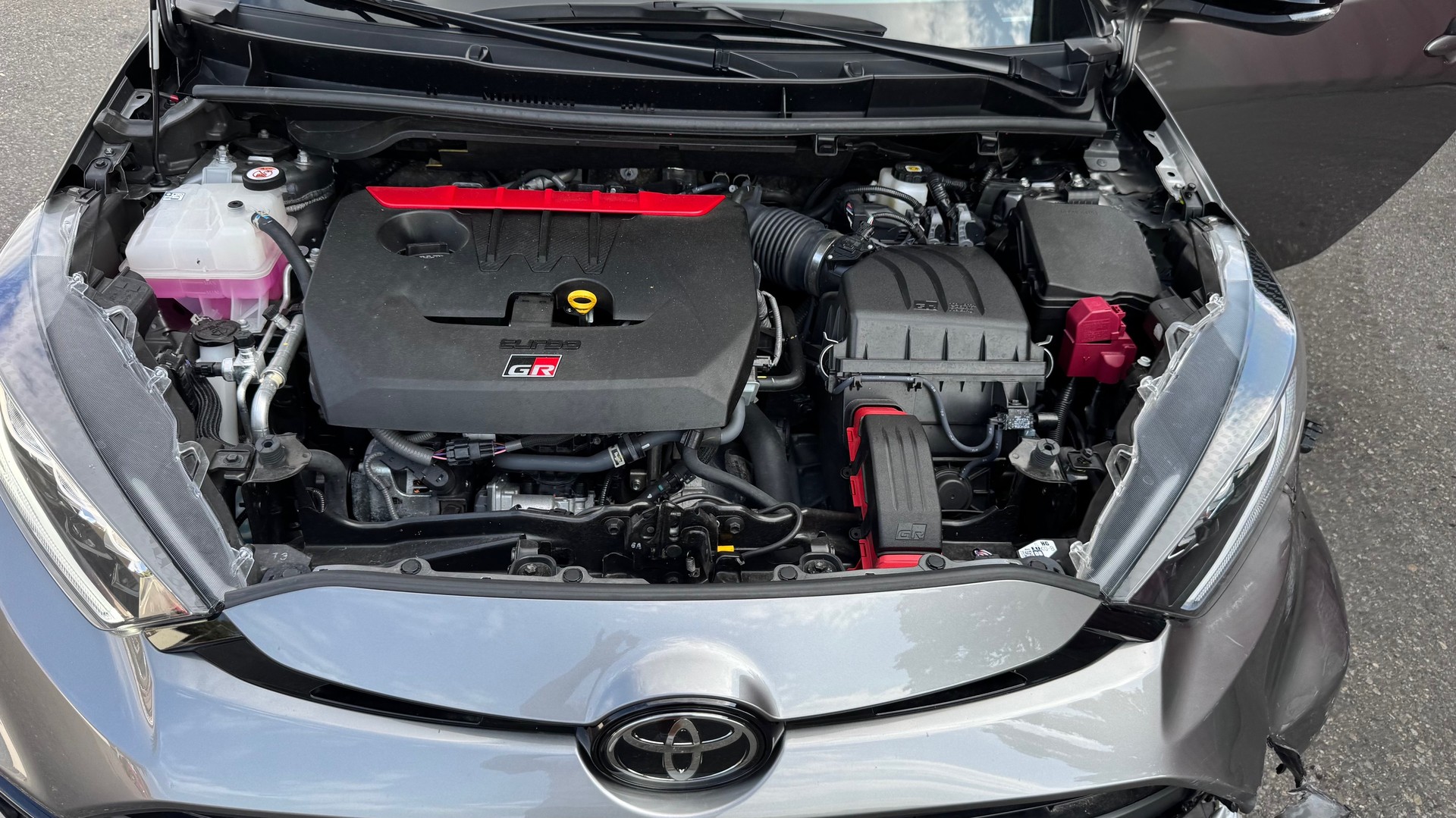 TOYOTA Yaris 1.6 GR Sport-image-8