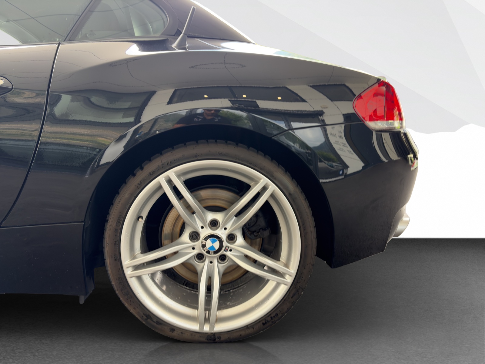 BMW Z4 35i sDrive DK Roadster-image-19