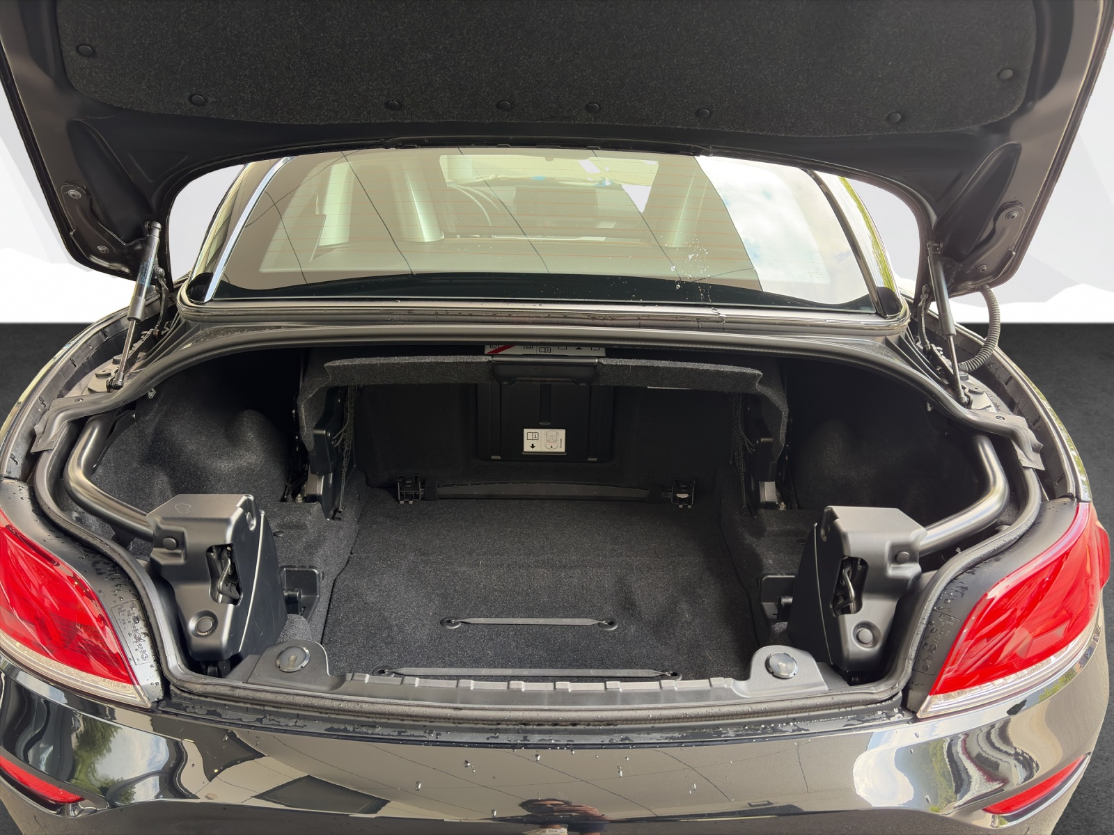BMW Z4 35i sDrive DK Roadster-image-17