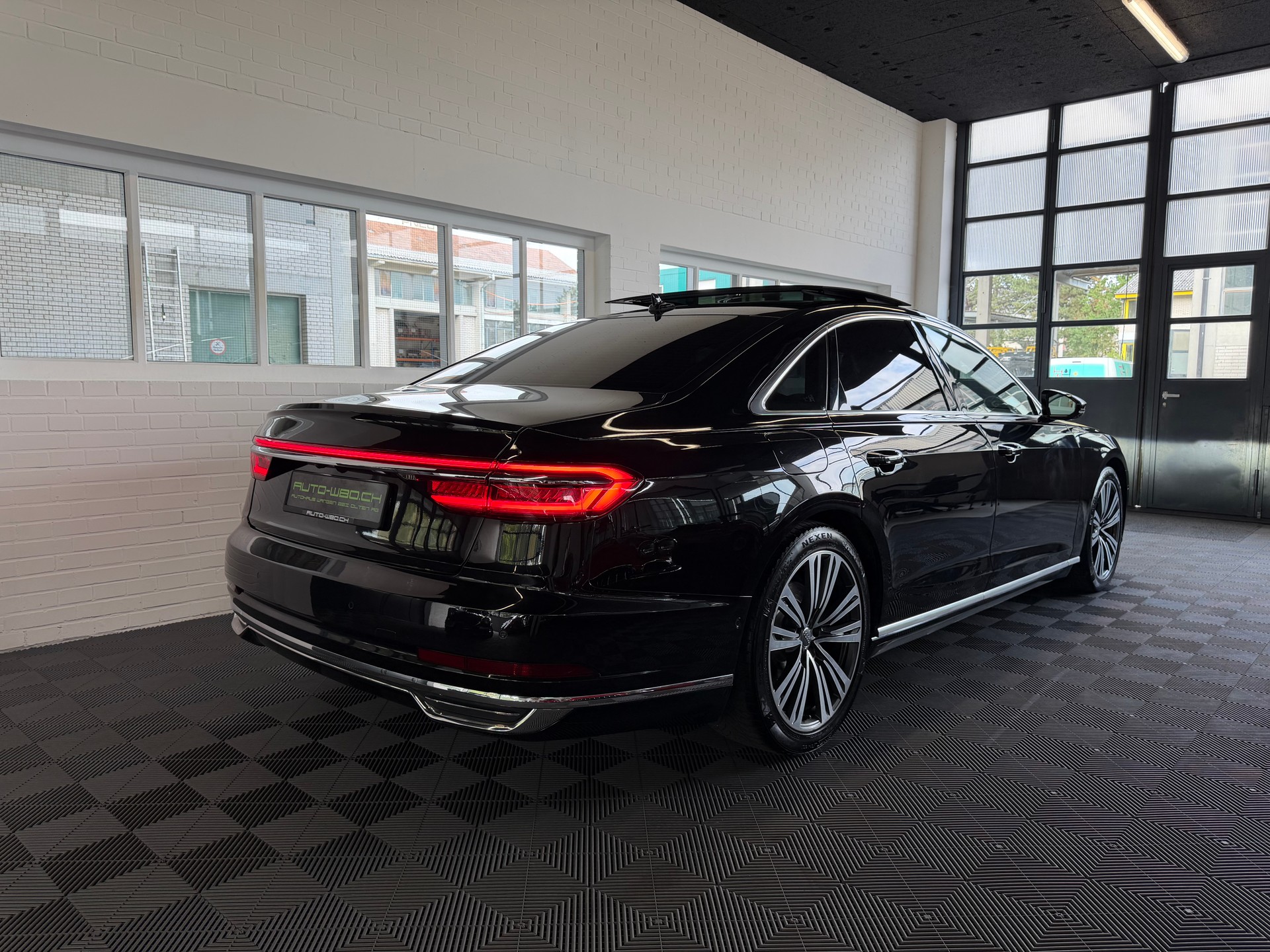 AUDI A8 50 TDI quattro tiptronic-image-2
