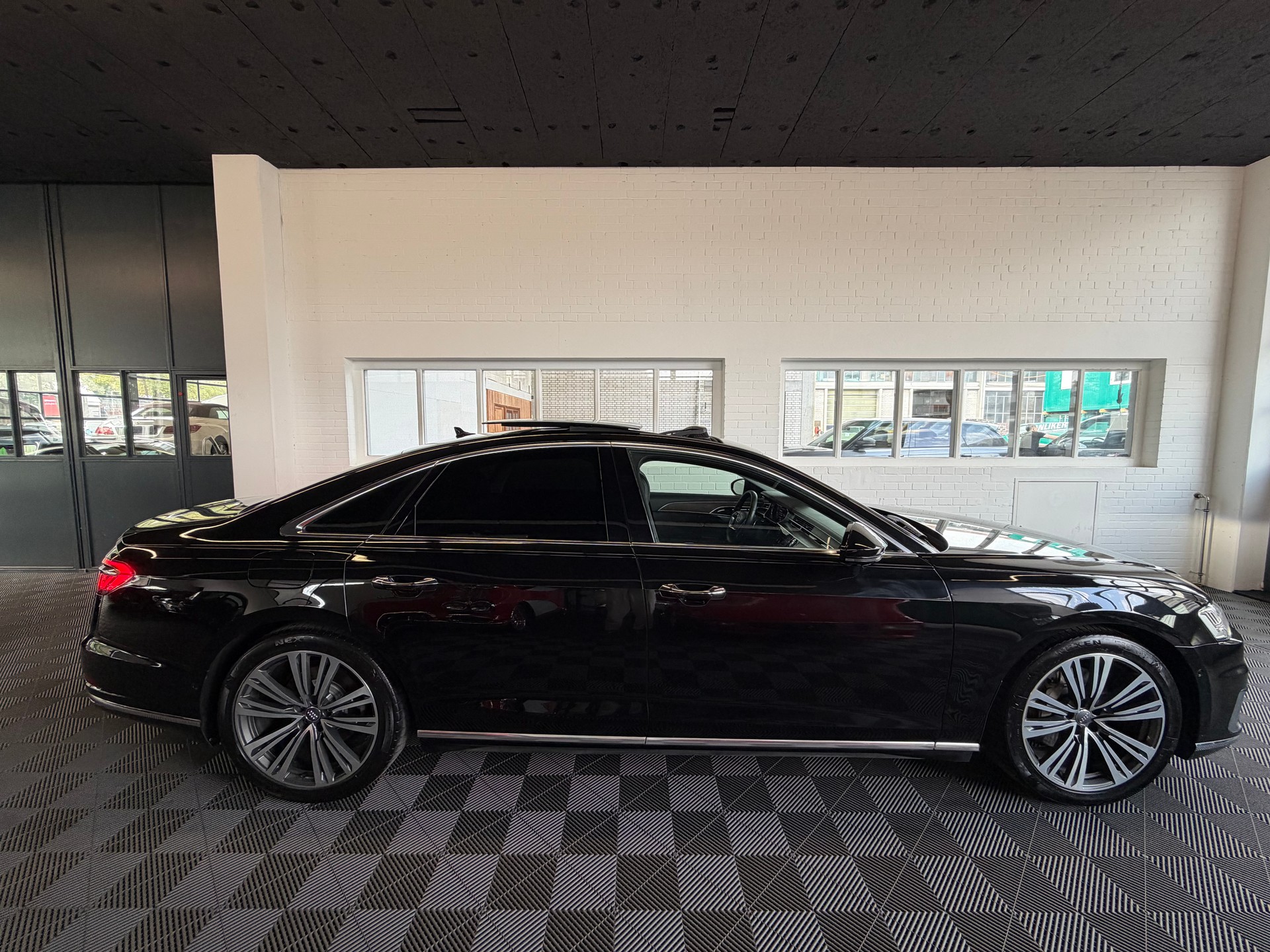 AUDI A8 50 TDI quattro tiptronic-image-1